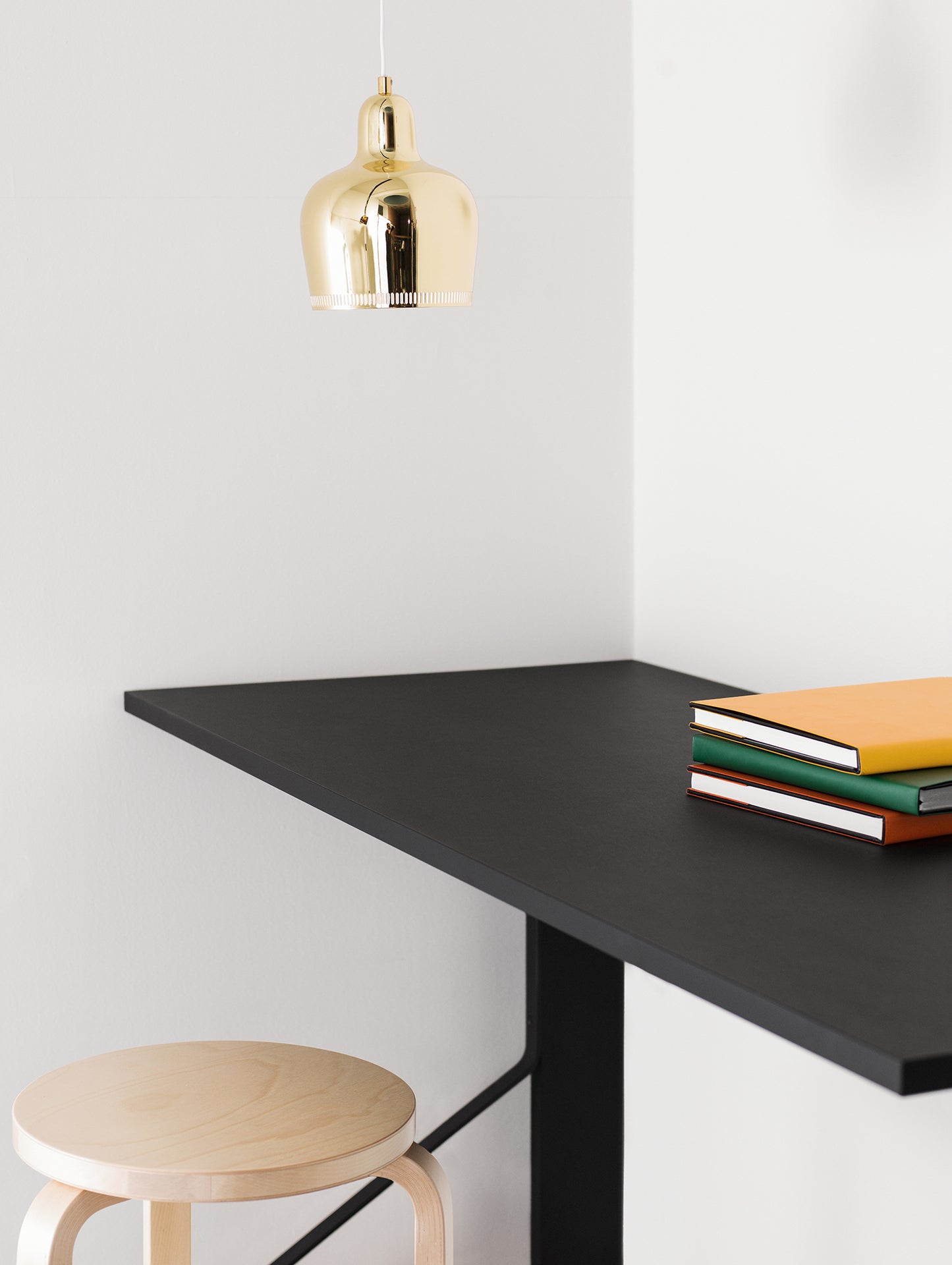 Kaari Desk by Artek - Linoleum Black Tabletop / Black Lacquered Oak Base