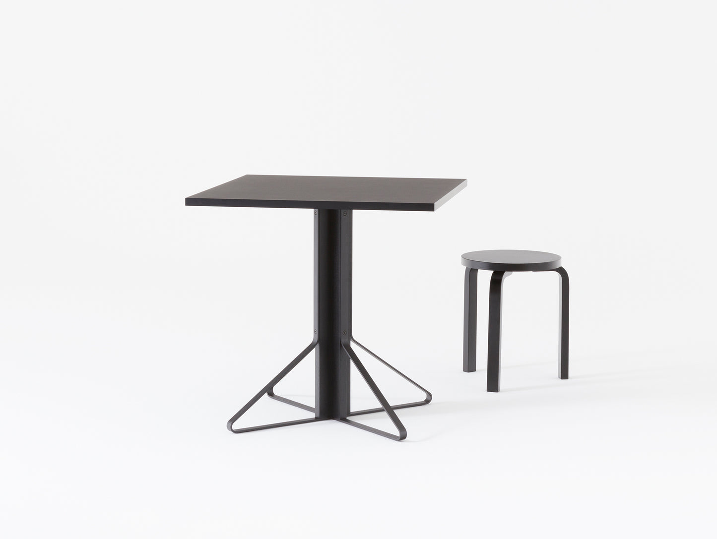 Kaari Table Square