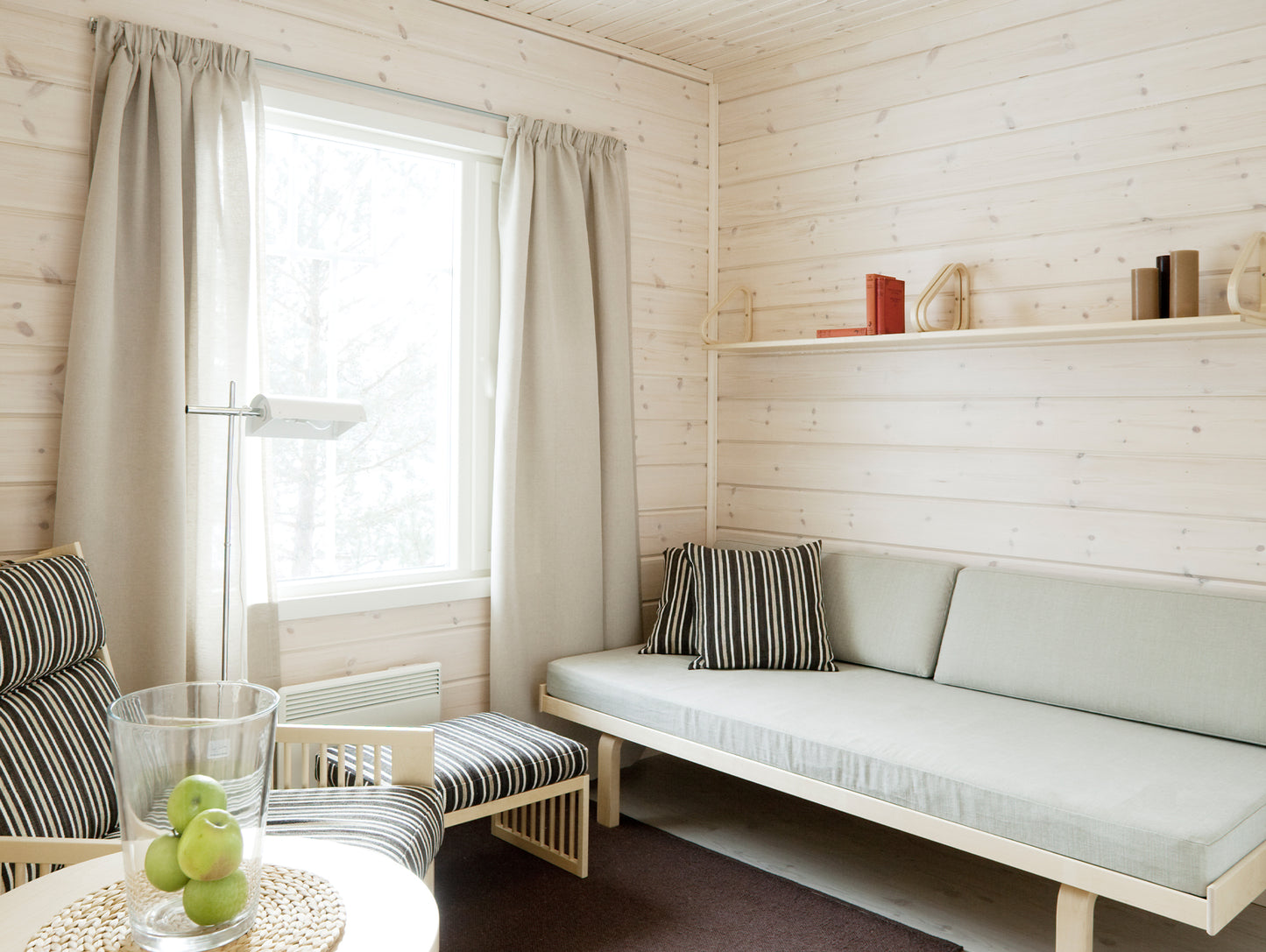 Wall Shelf 112 B