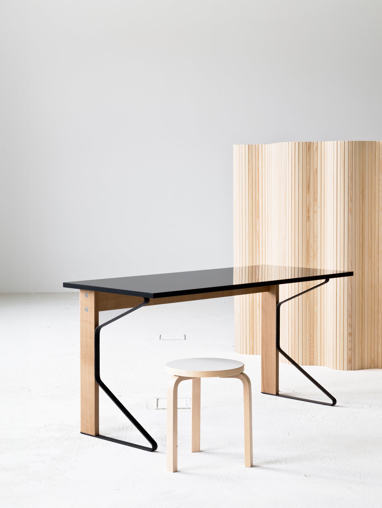 Kaari Desk by Artek - Black Gloss HPL Tabletop / Natural Oak Base