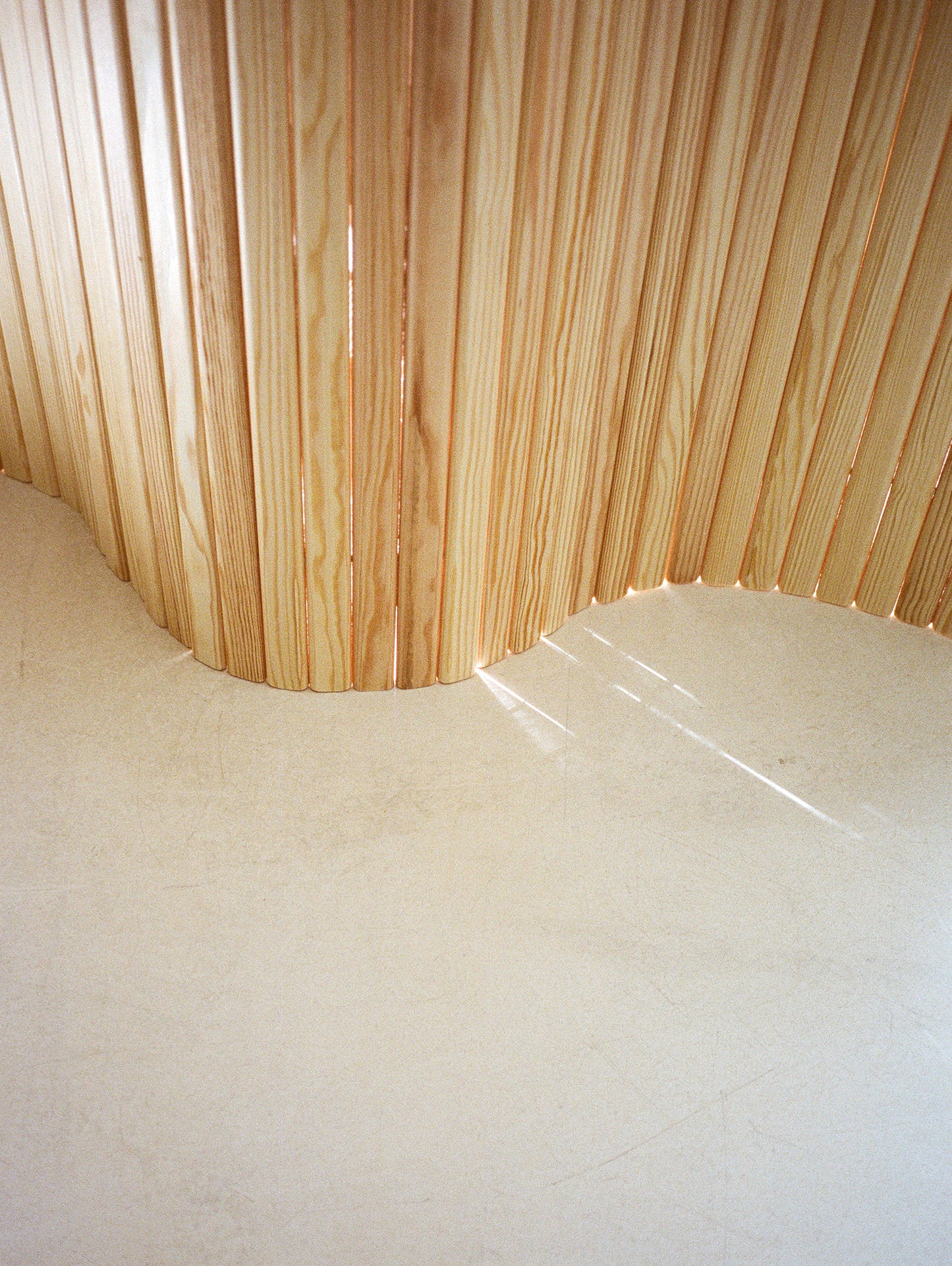 Screen 100 by Artek