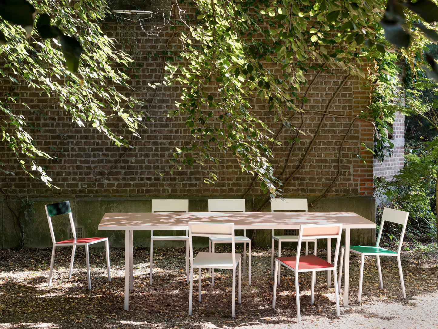 Alu Dining Table