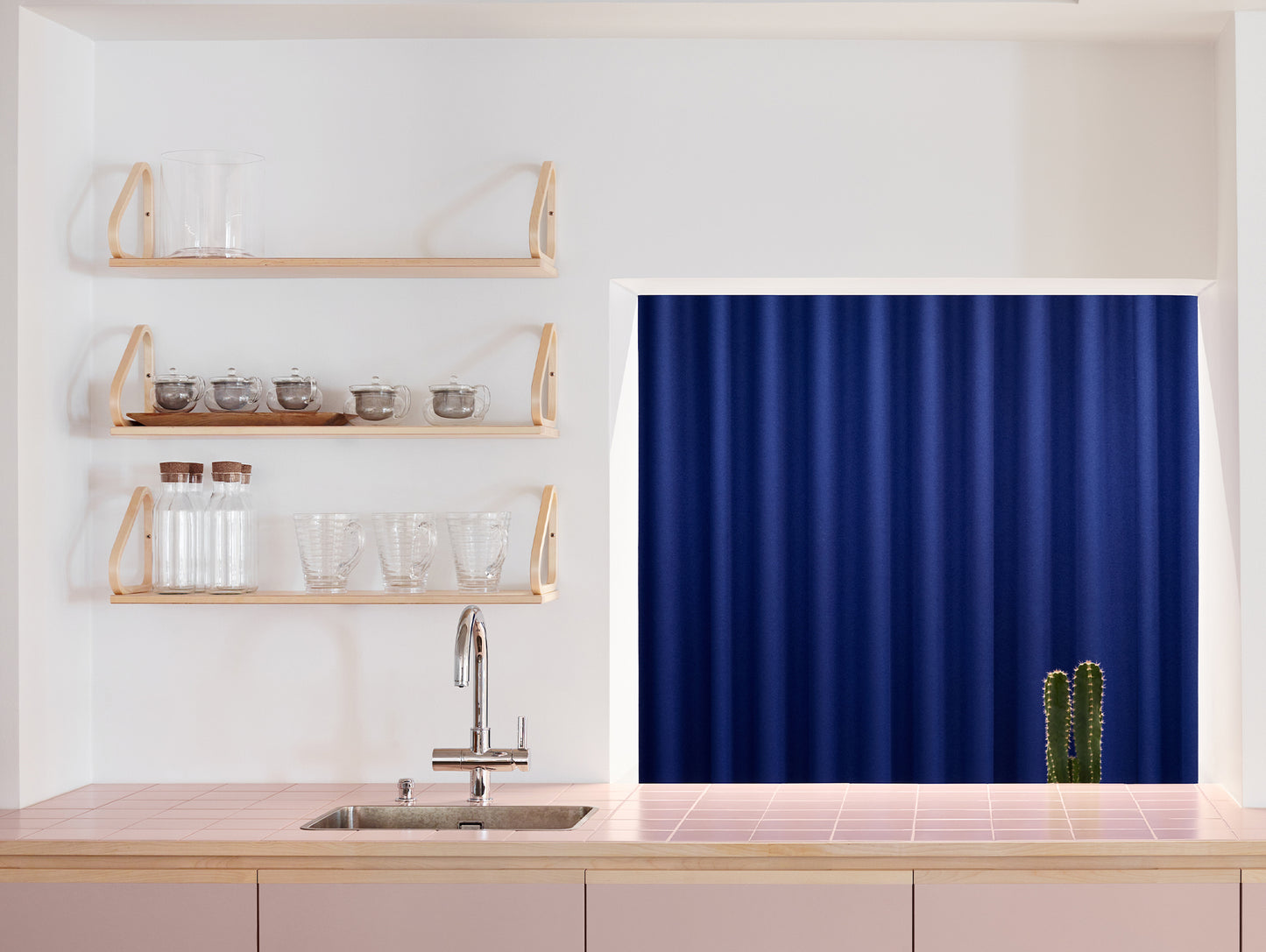 Wall Shelf 112 B