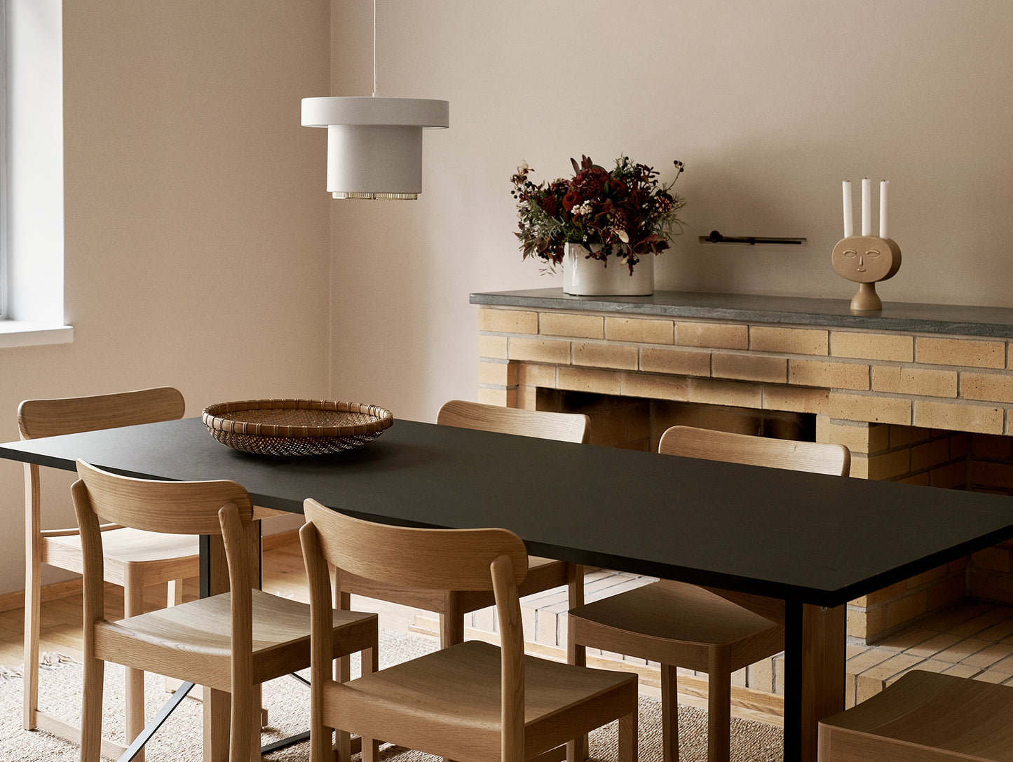 Kaari Table Rectangular by Artek - Linoleum Black Tabletop / Natural Oak Base