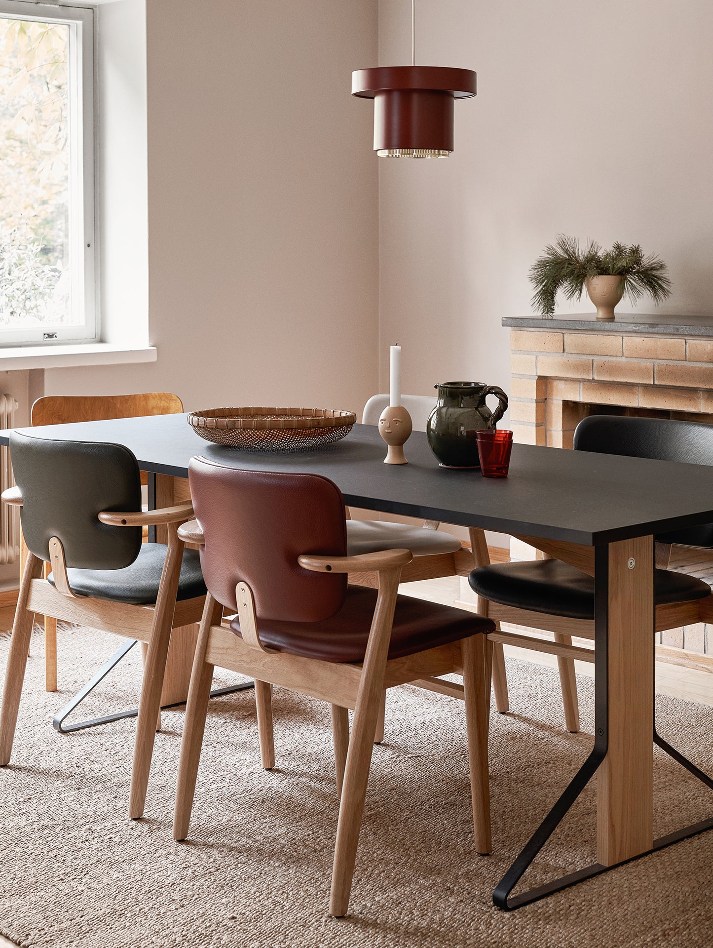 Kaari Table Rectangular by Artek - Linoleum Black Tabletop / Natural Oak Base