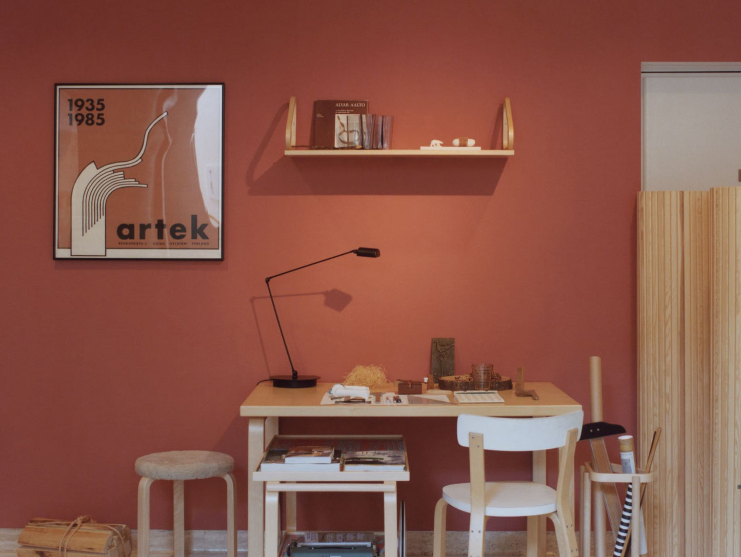 Wall Shelf 112 B