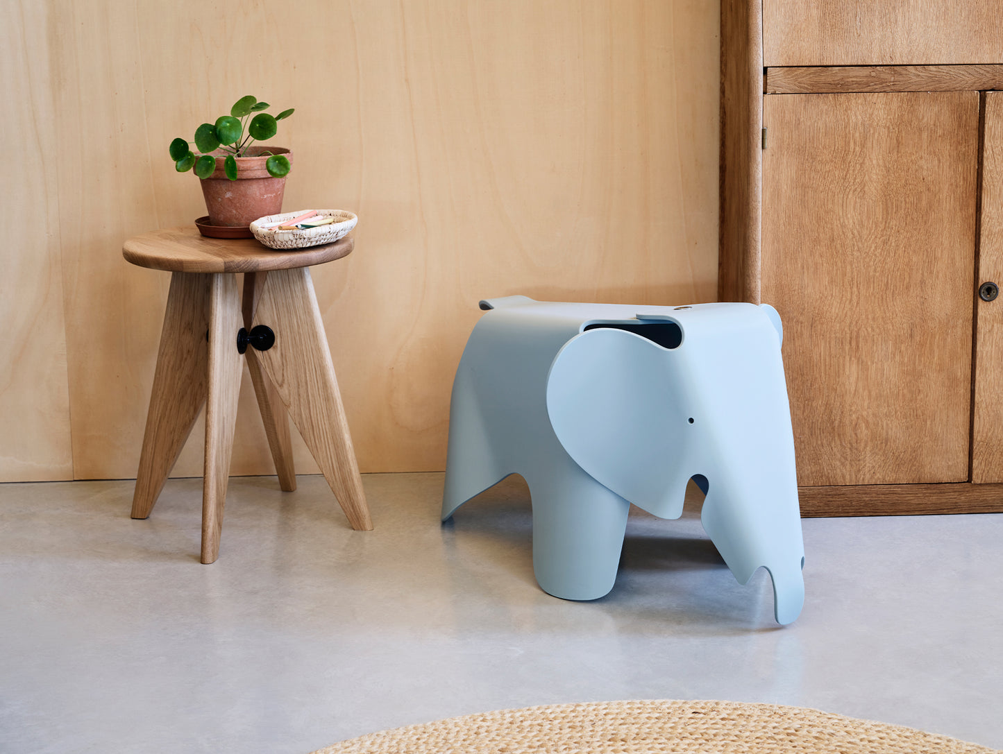 Eames Elephant RE by Vitra - Sky Blue
