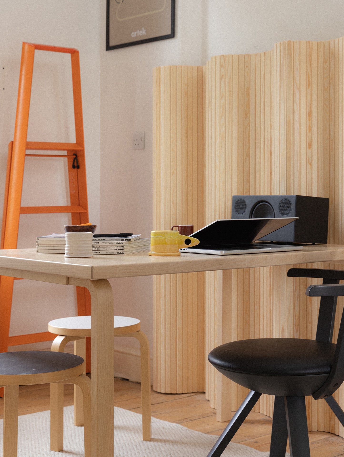 Screen 100 by Artek