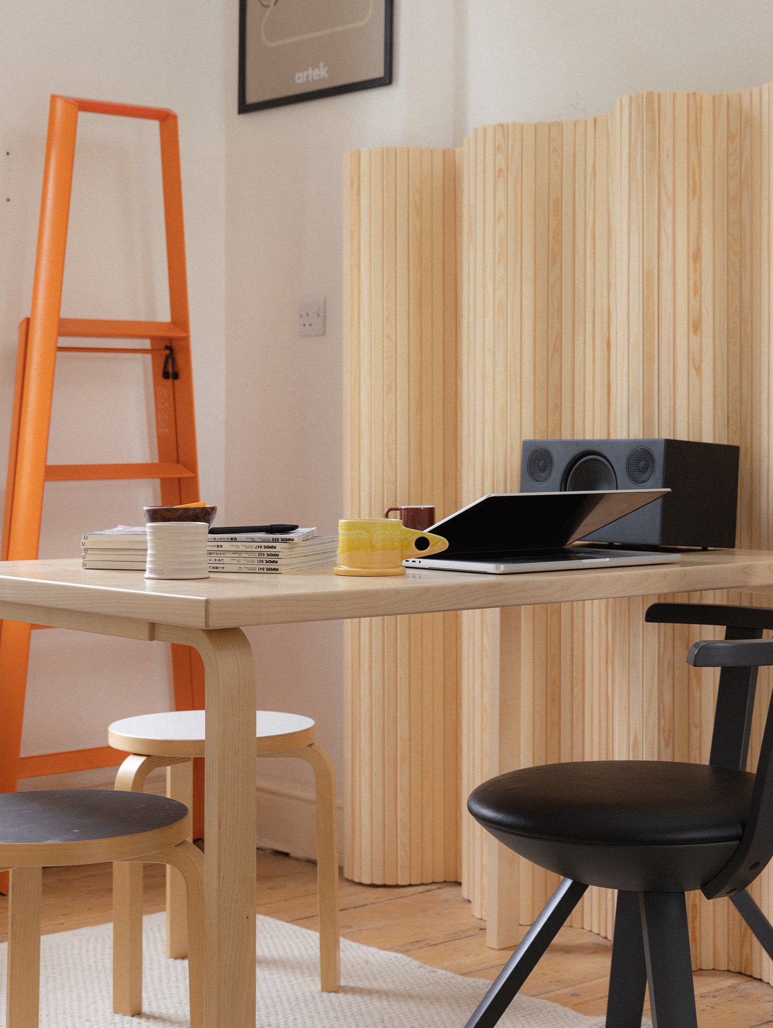 Screen 100 by Artek