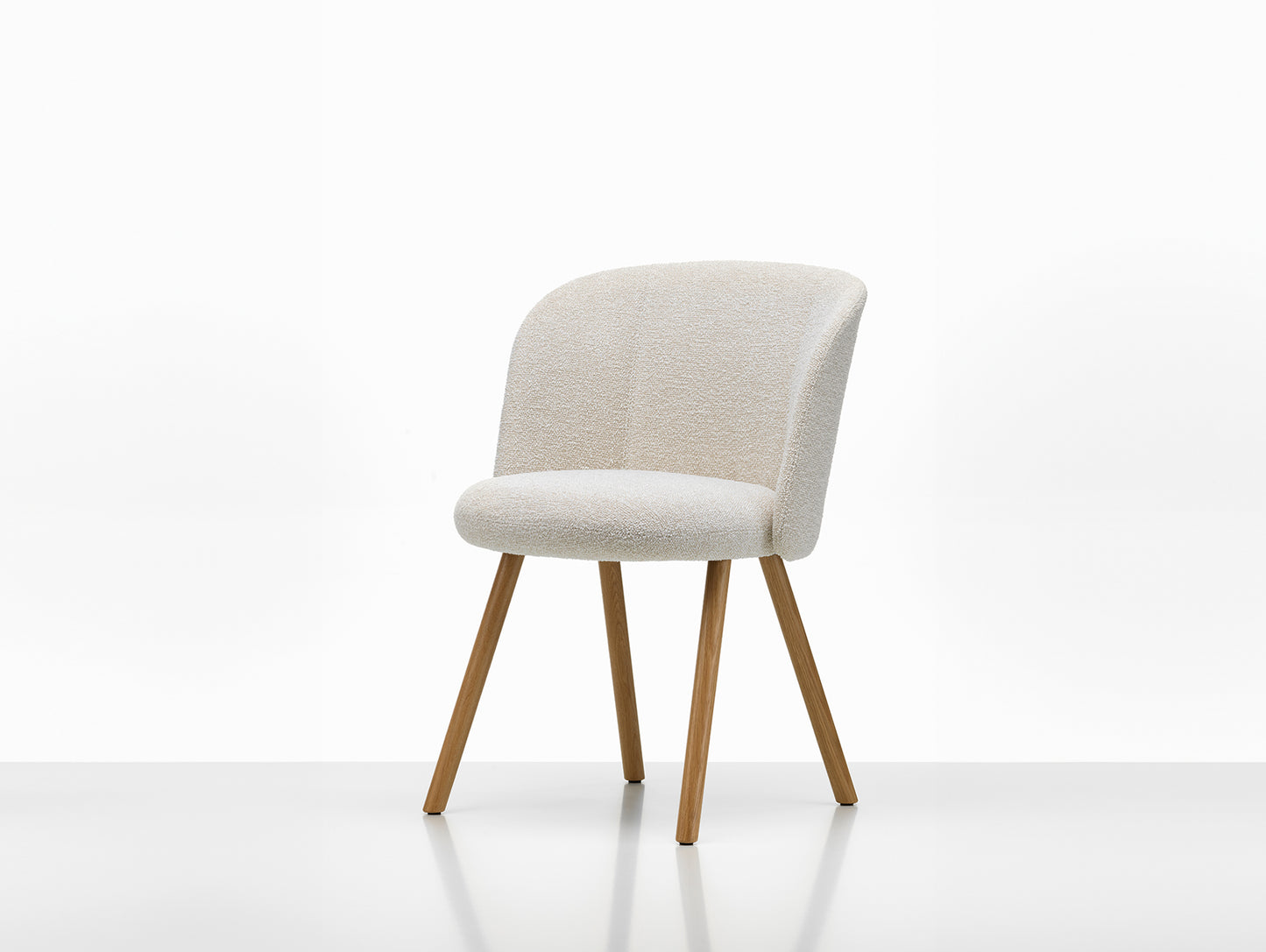 Mikado Side Chair by Vitra - Natural Oak / Nubia 01 Ivory Pearl (F100)