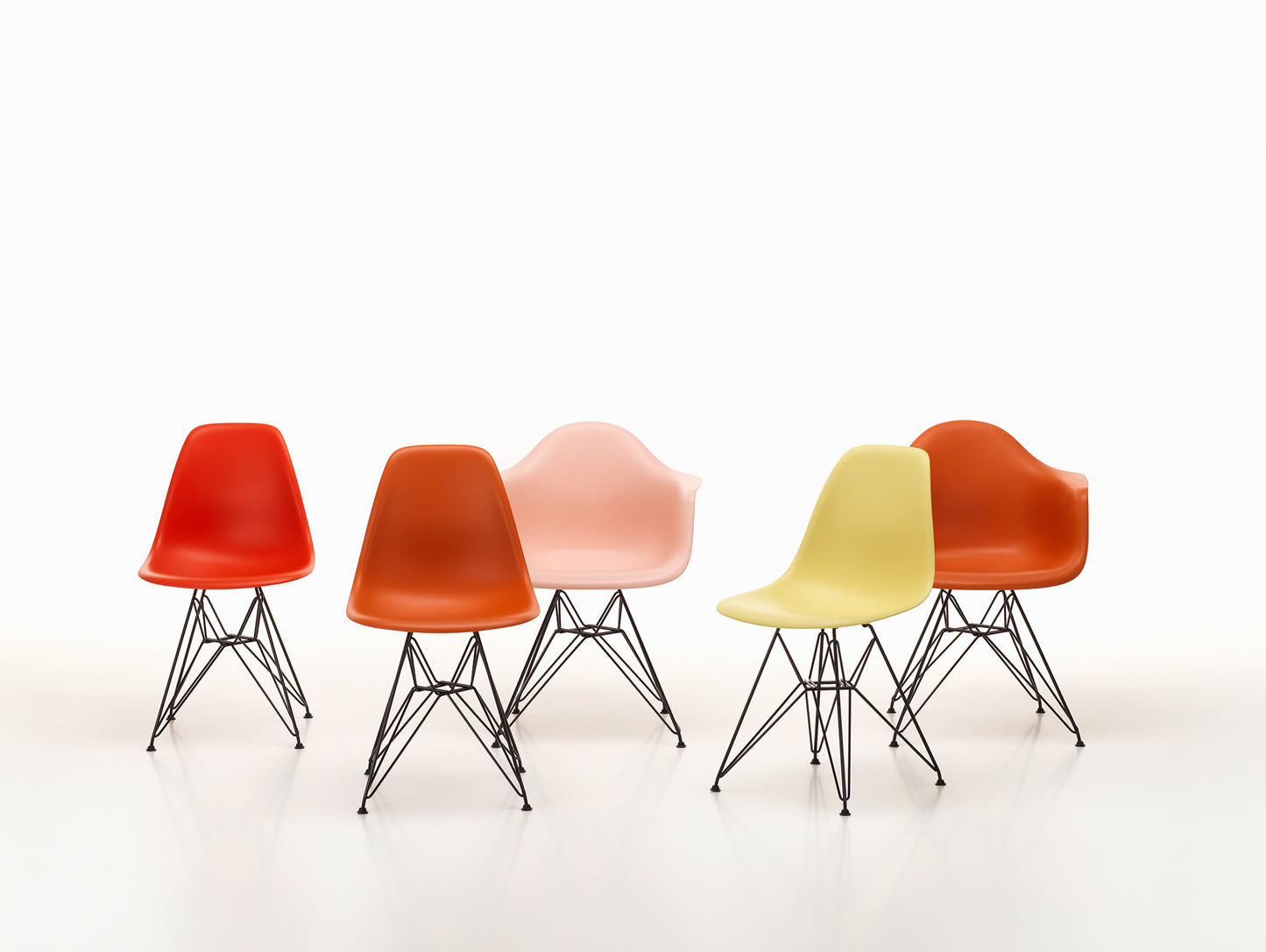 Eames DSR Plastic Side Chair RE by Vitra