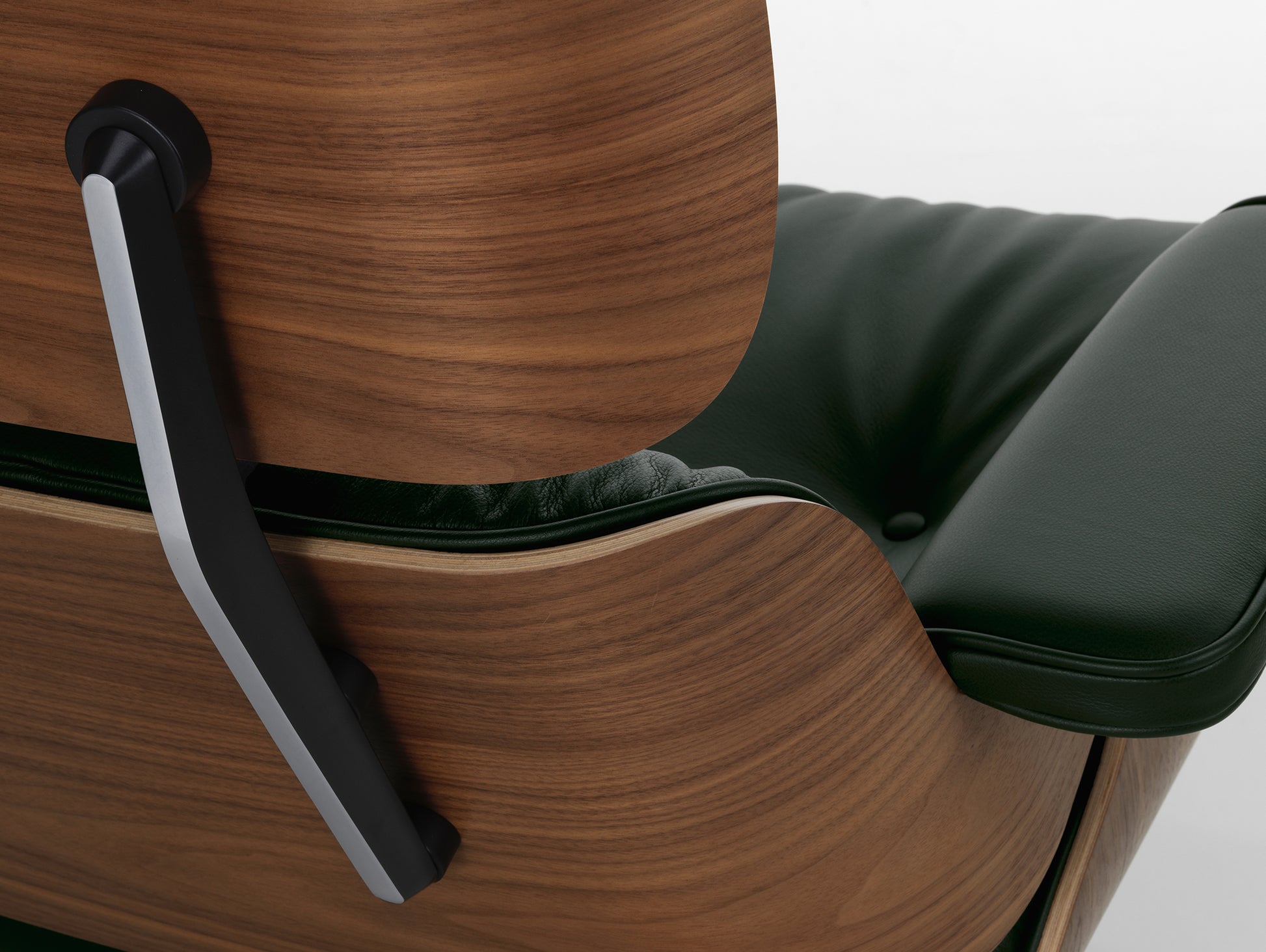 Eames Lounge Chair by Vitra - Lacquered Walnut / Jade Premium Leather