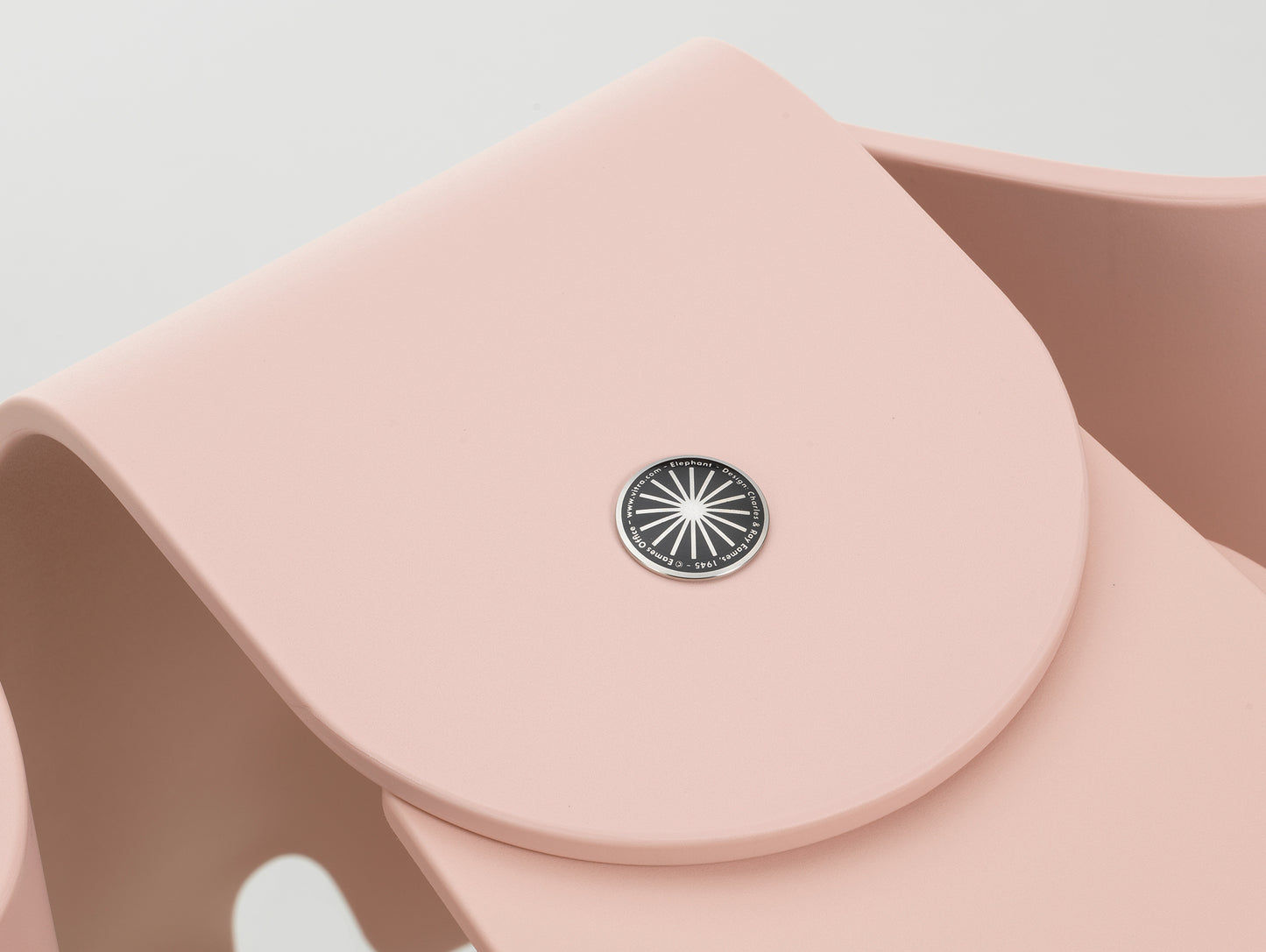 Eames Elephant RE by Vitra - Pale Rose