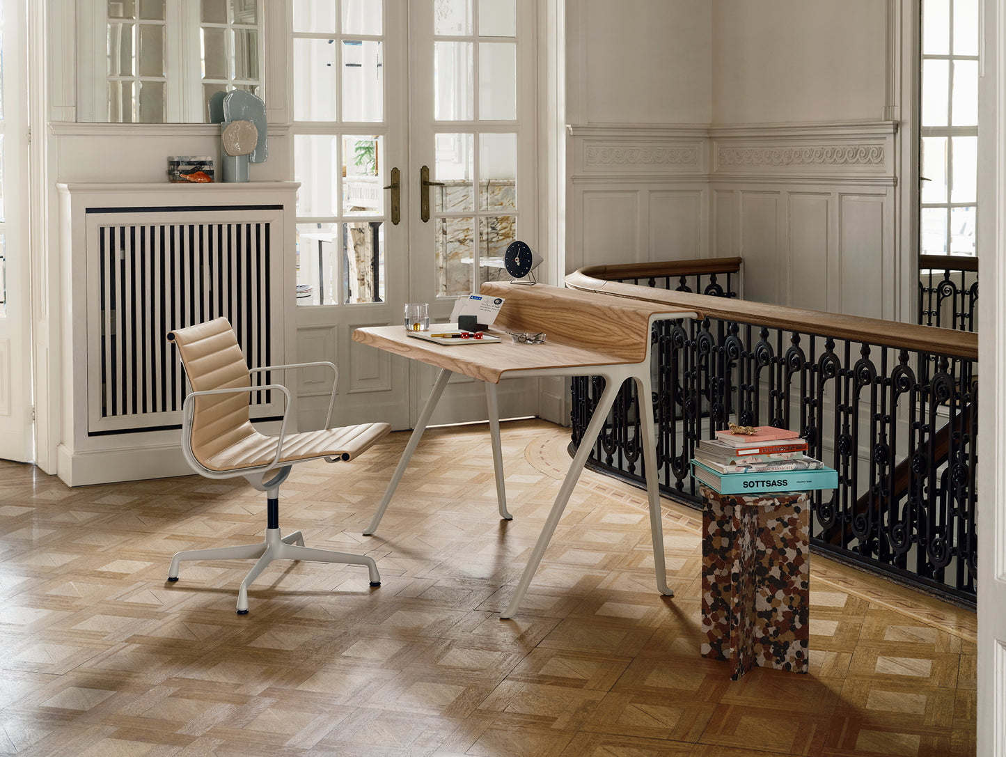 Courier Desk