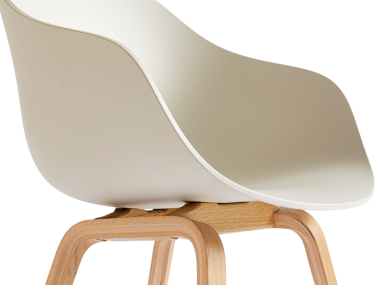 About A Chair AAC 222 - New Colours by HAY / Melange Cream Shell / Lacquered Oak Base