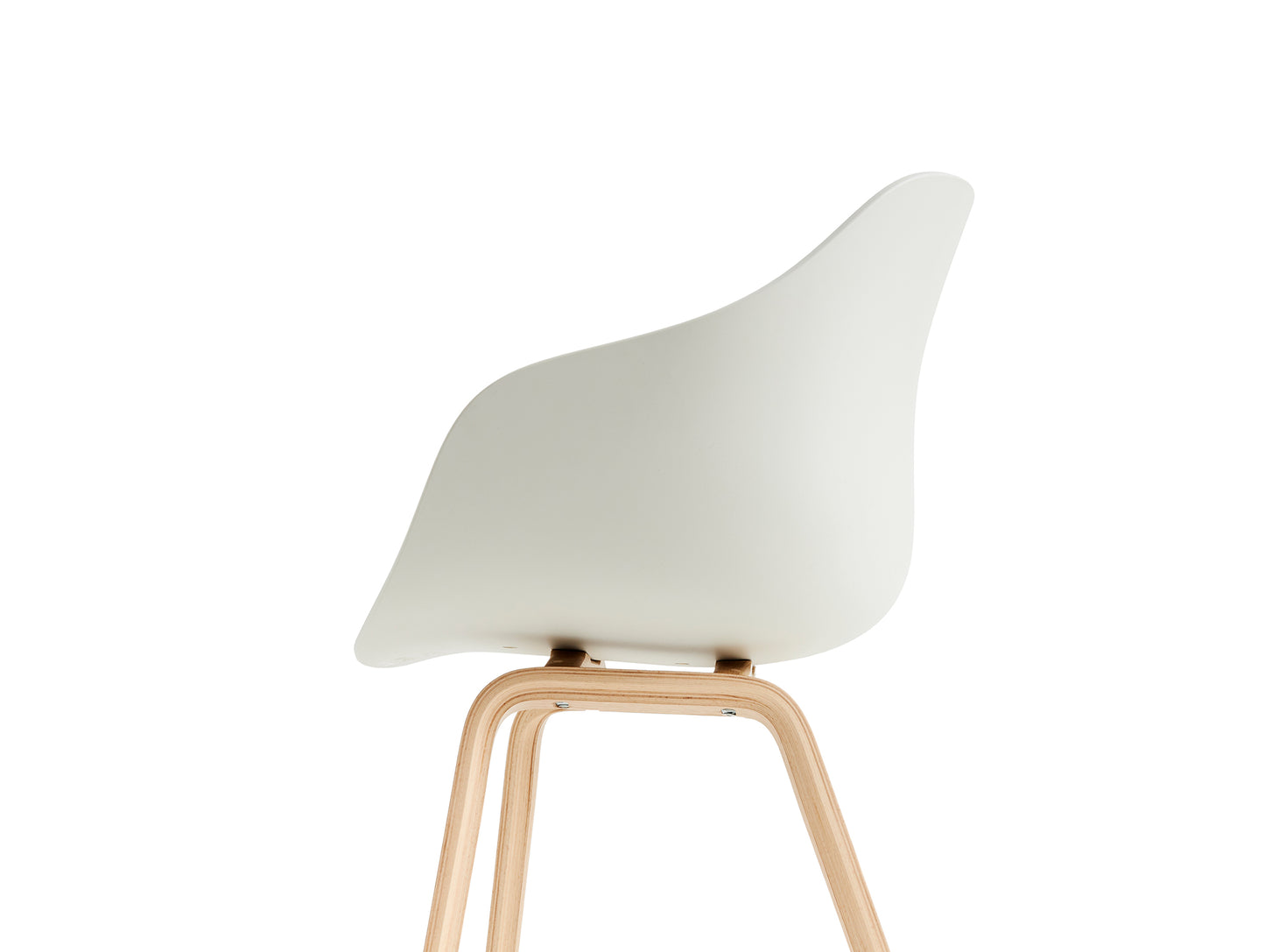 About A Chair AAC 222 - New Colours by HAY / Melange Cream Shell / Lacquered Oak Base