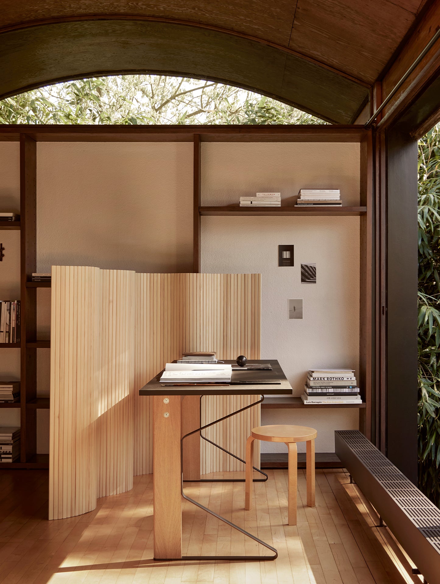 Screen 100B by Artek
