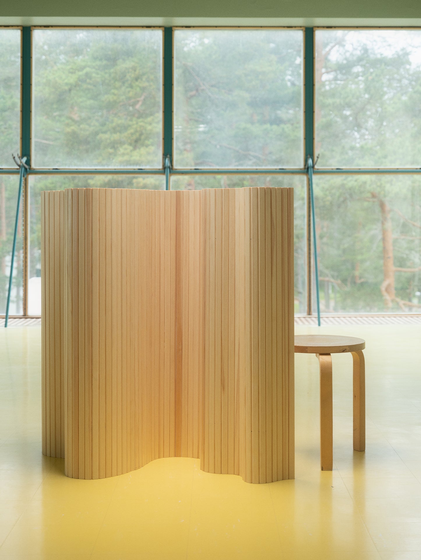 Screen 100D by Artek
