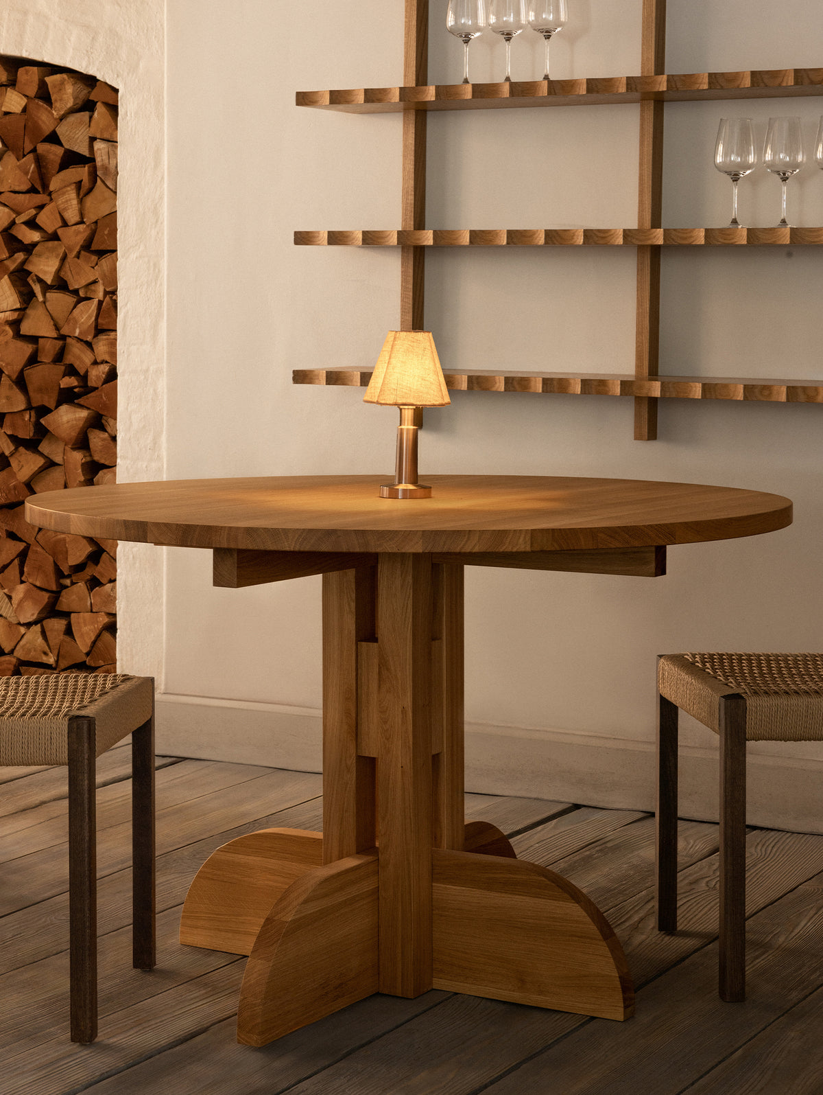 Puffin Round Dining Table (Solid Oak)