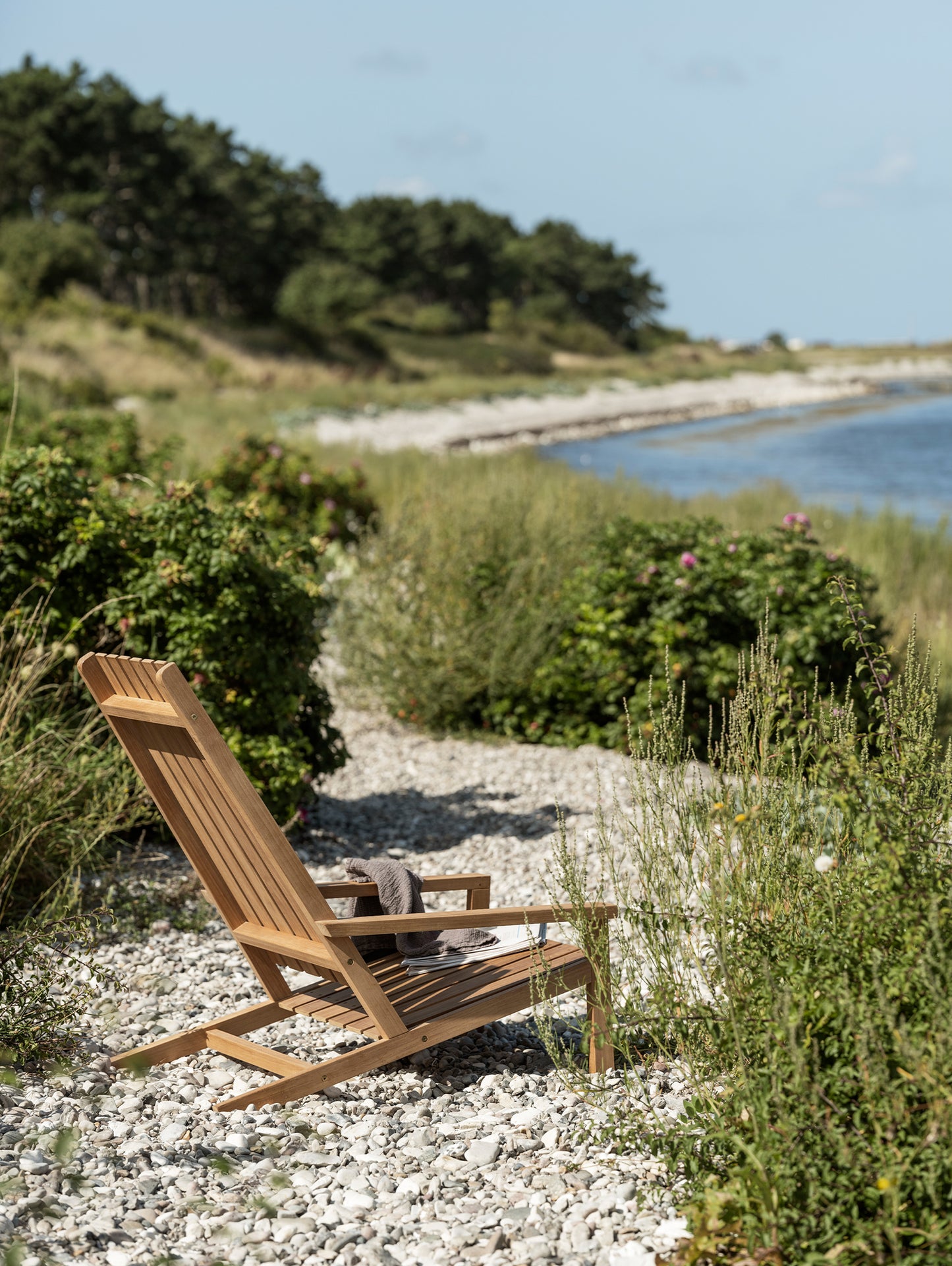 Between Lines Deck Chair by Fritz Hansen