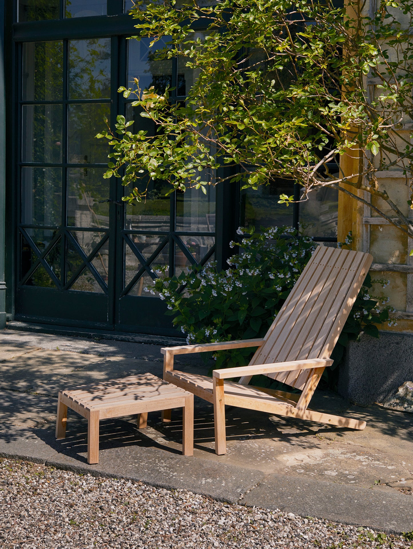 Between Lines Deck Chair by Fritz Hansen