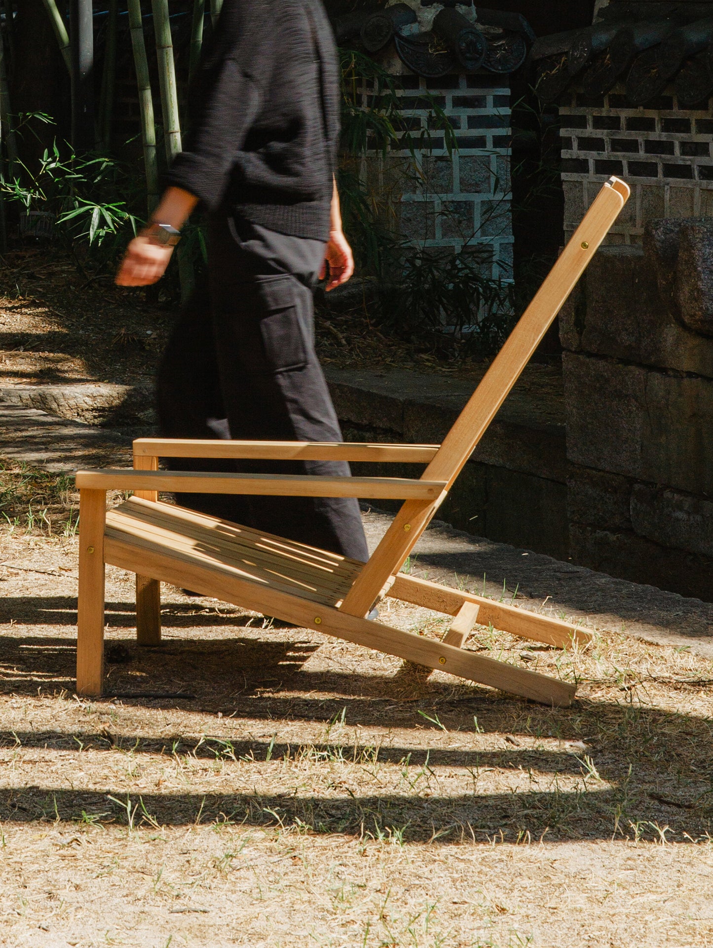 Between Lines Deck Chair by Fritz Hansen