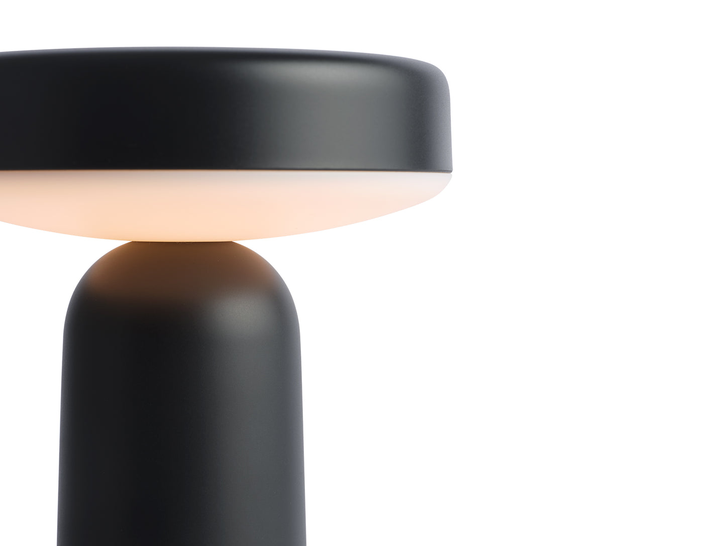 Ease Portable Lamp by Muuto - Black