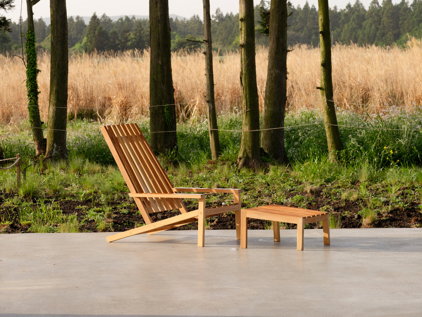 Between Lines Deck Chair by Fritz Hansen