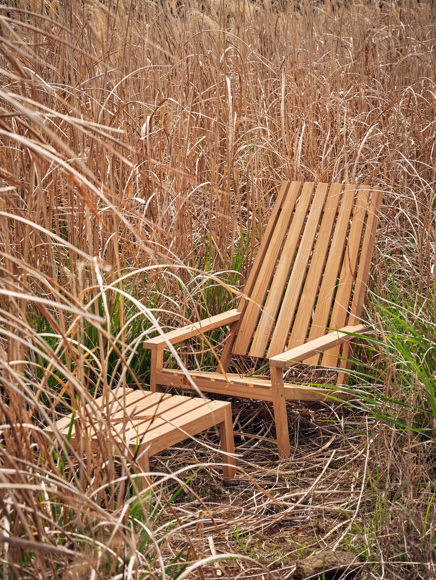 Between Lines Deck Chair by Fritz Hansen