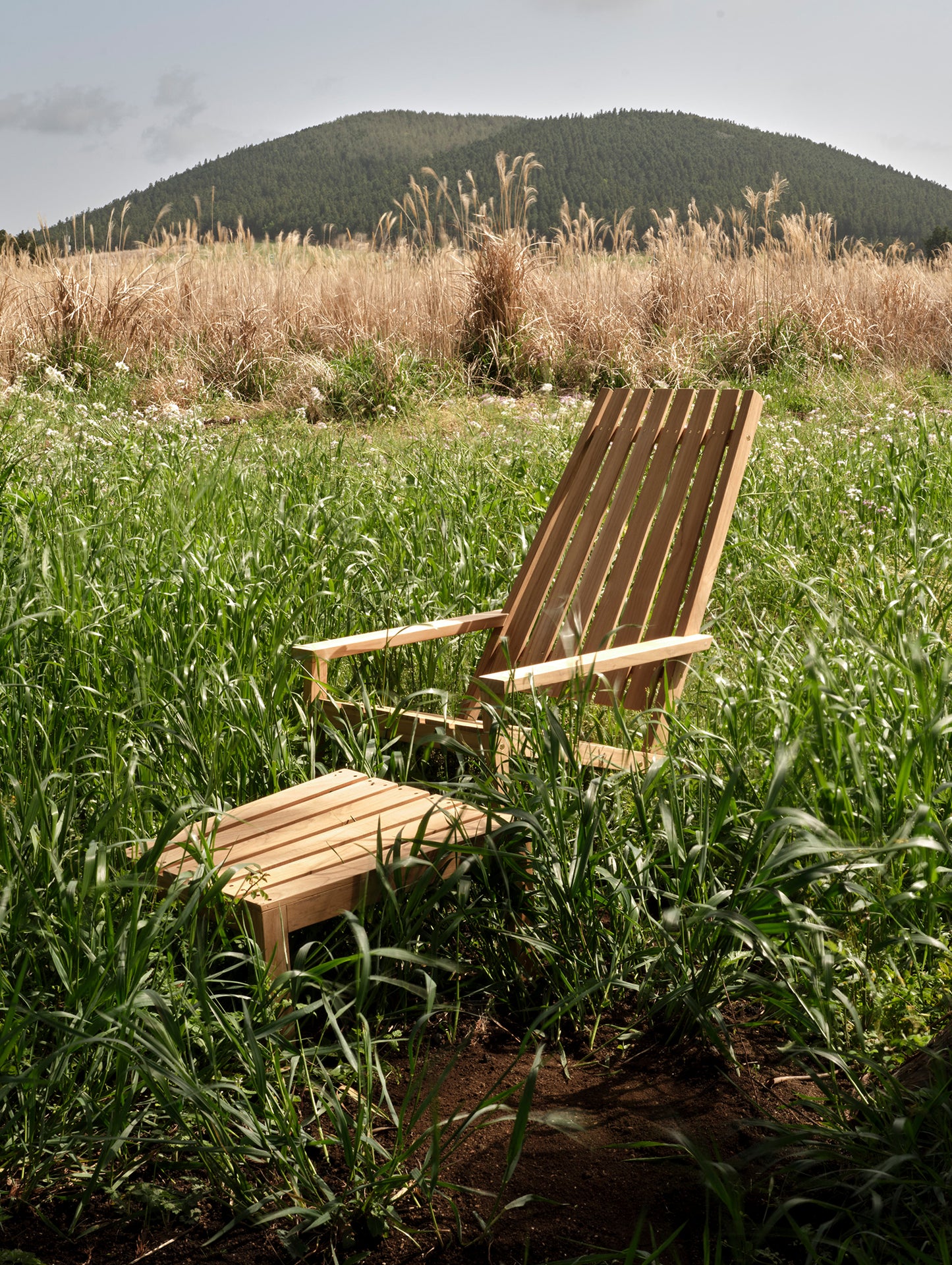 Between Lines Deck Chair by Fritz Hansen