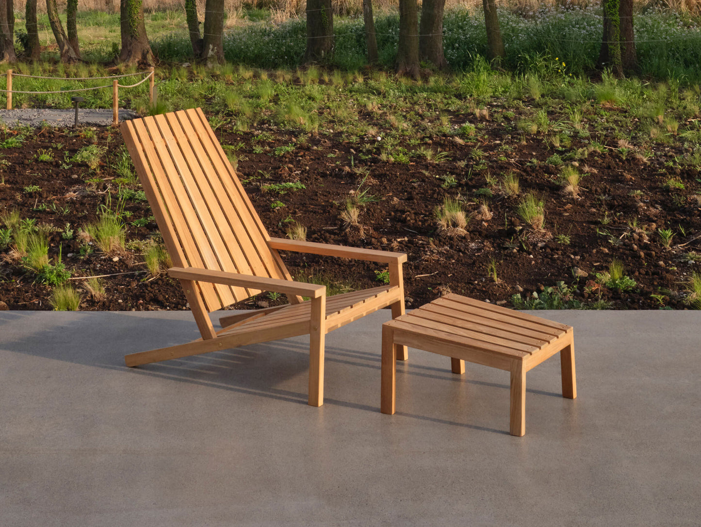 Between Lines Deck Chair by Fritz Hansen