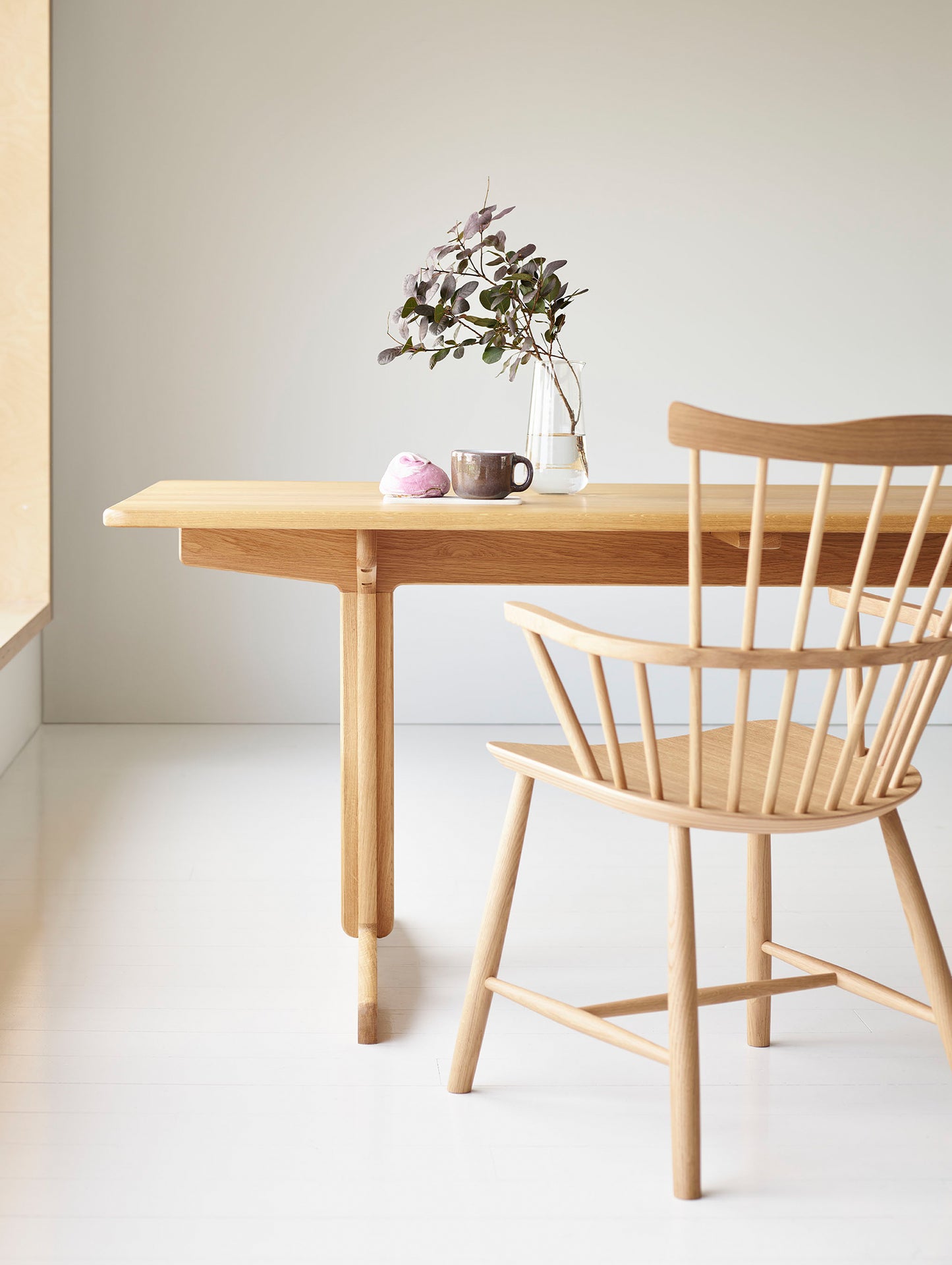 C64 Shaker Extendable Dining Table by FDB Mobler