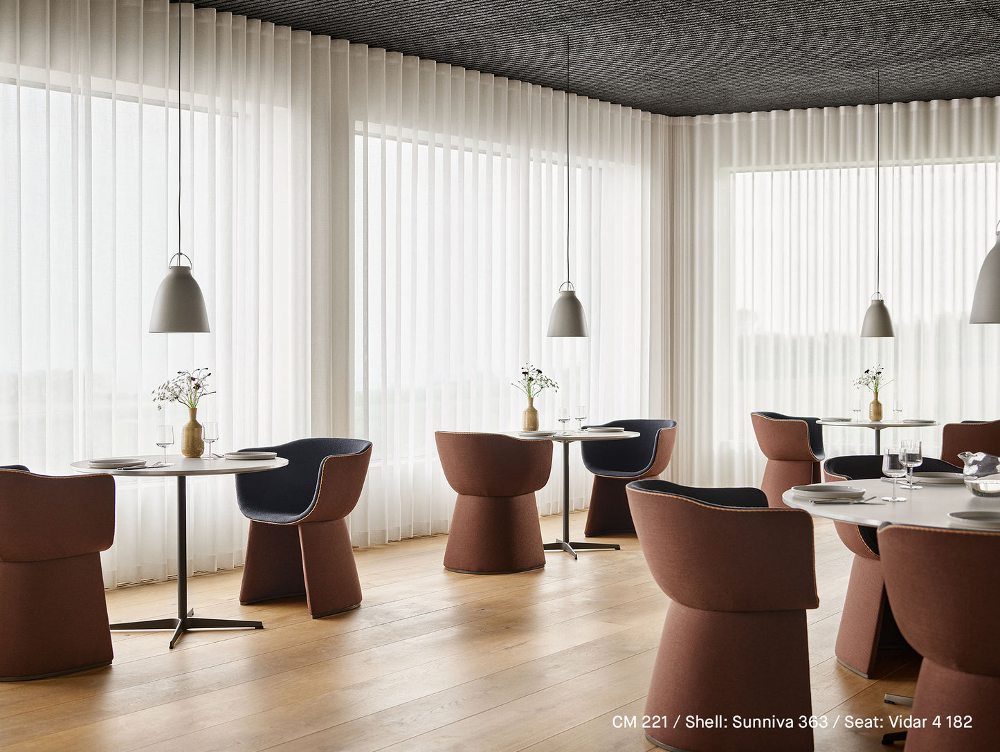 Monolit Armchair by Fritz Hansen - CM221 / Shell: Sunniva 363 / Seat: Vidar 4 182