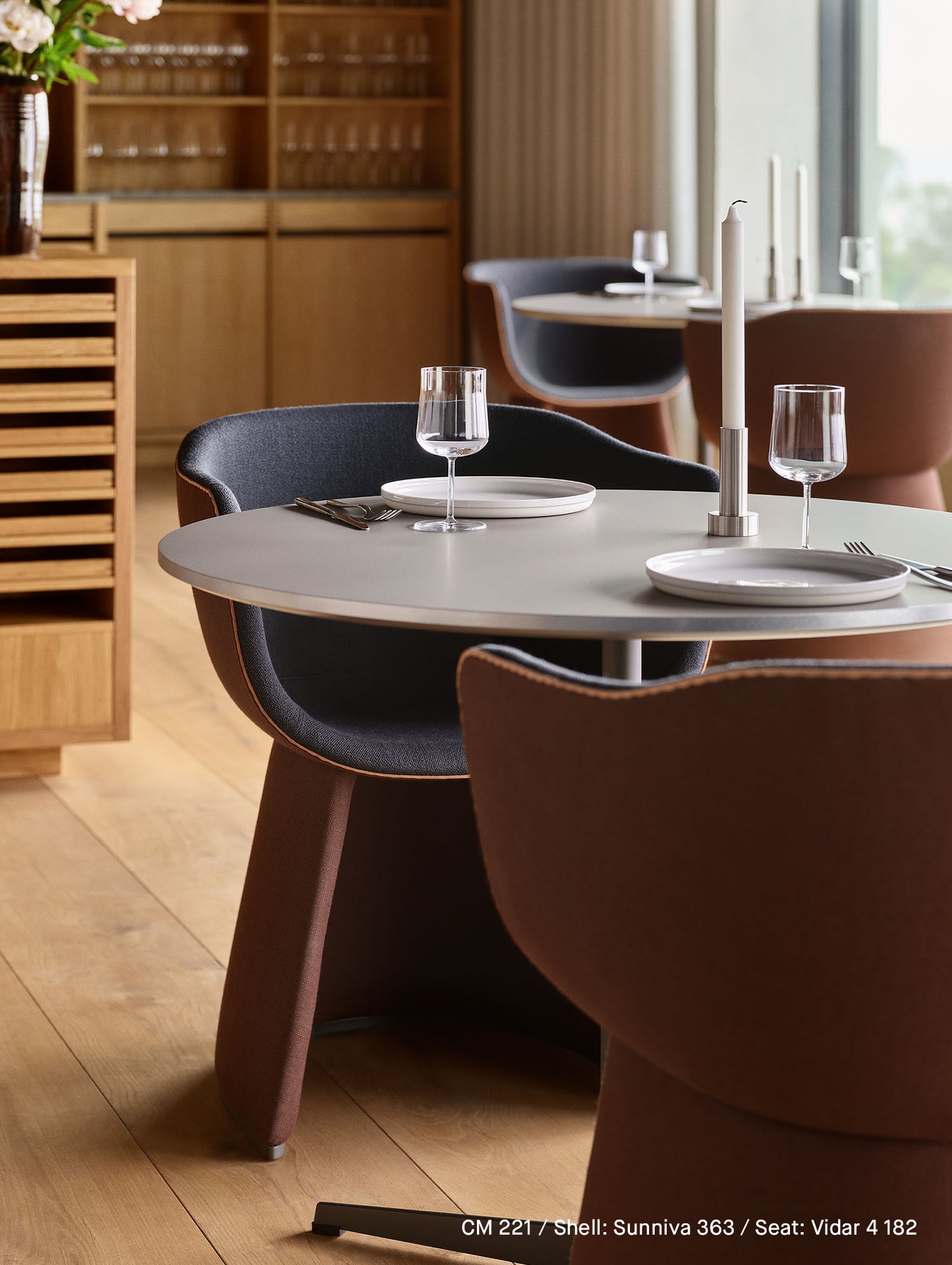 Monolit Armchair by Fritz Hansen - CM221 / Shell: Sunniva 363 / Seat: Vidar 4 182