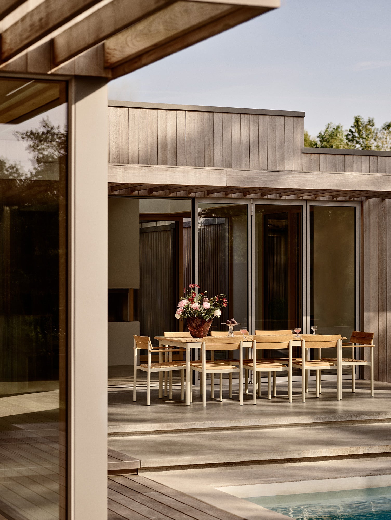 Pelagus Exetendable Table by Skagerak - Light Ivory