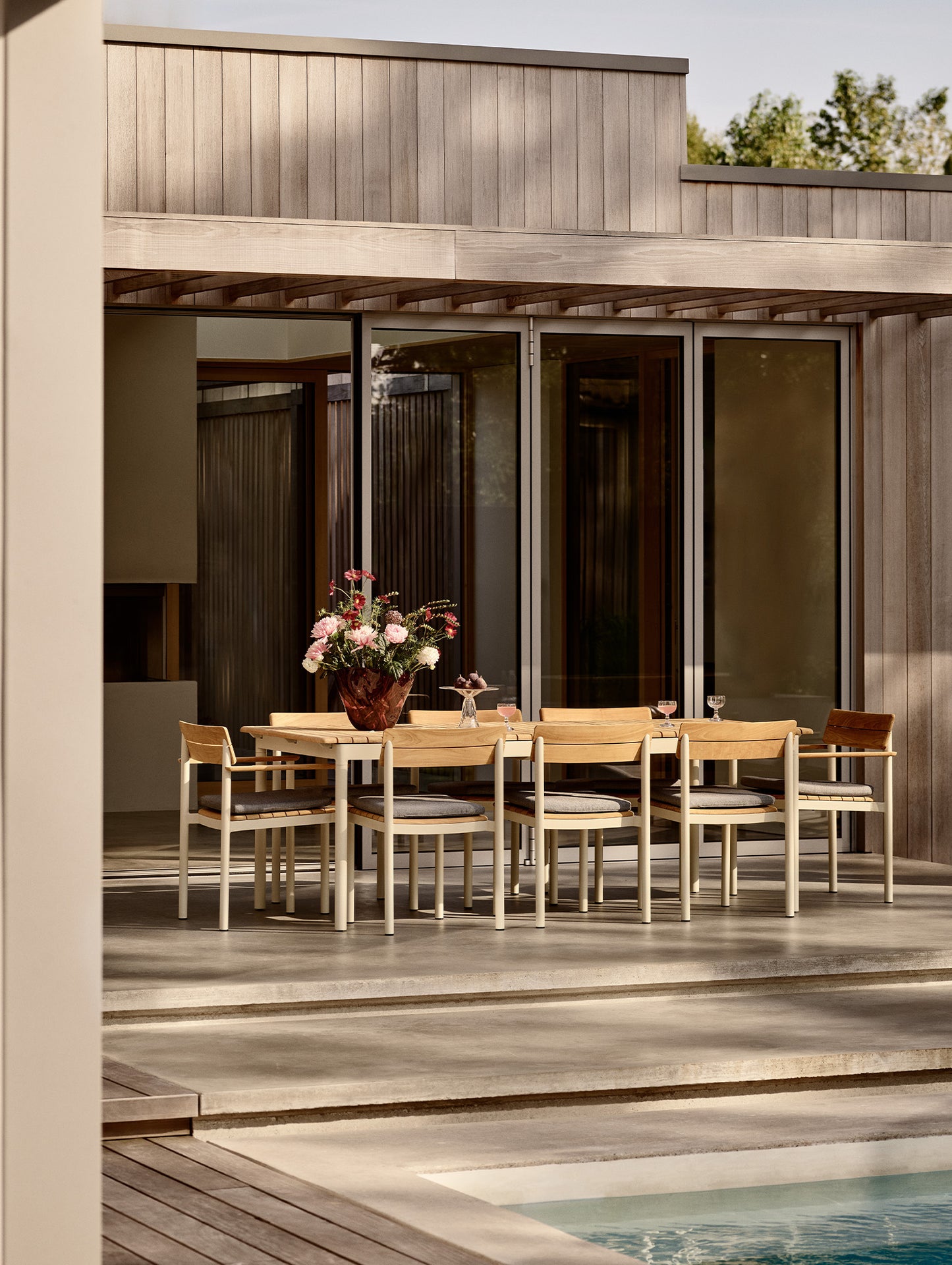 Pelagus Exetendable Table by Skagerak - Light Ivory