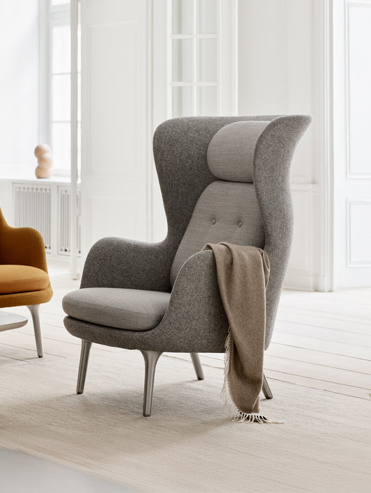 Ro Lounge Chair - Mixed Upholstery by Fritz Hansen - Shell: Hallingdal 65 130 / Cushions: Canvas 2 124