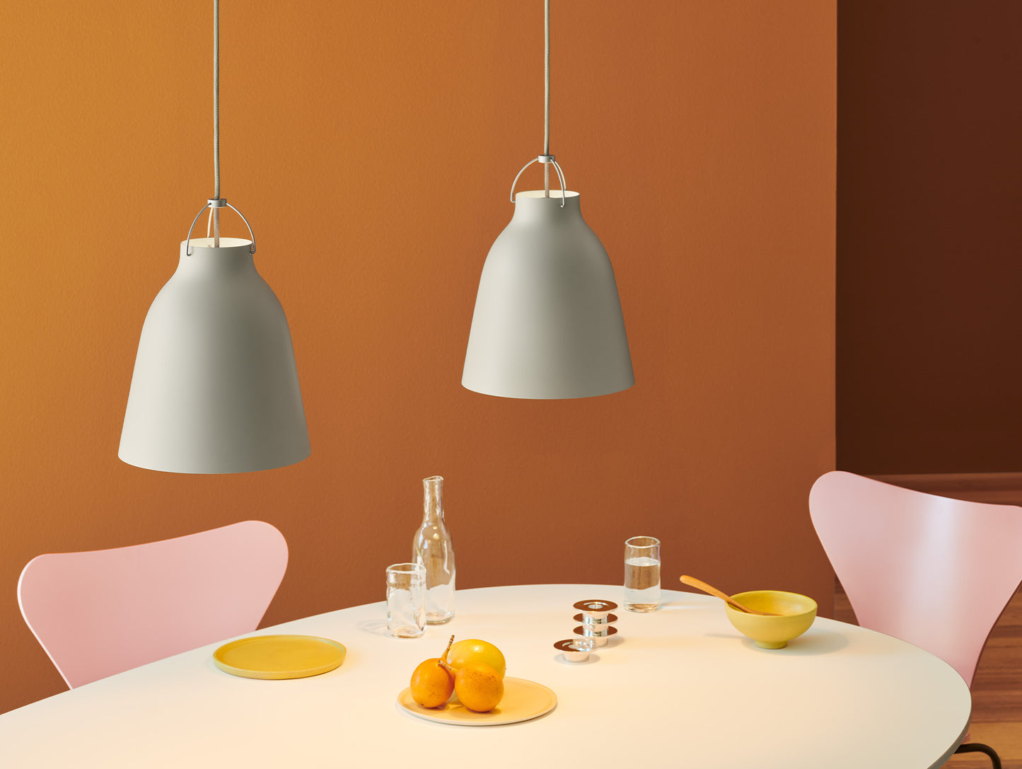 Series 7™ 3107 Dining Chair by Fritz Hansen - Pale Rose