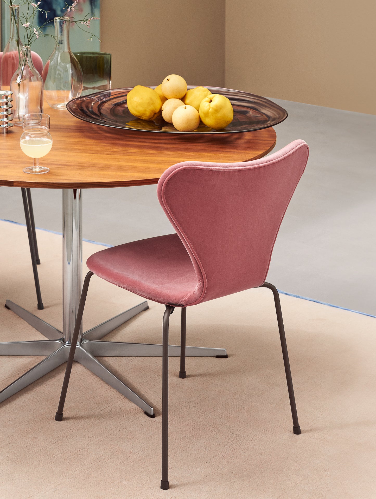 Series 7™ 3107 Dining Chair (Fully Upholstered) by Fritz Hansen - Brown Bronze Steel / Belfast (Velvet) Misty Rose