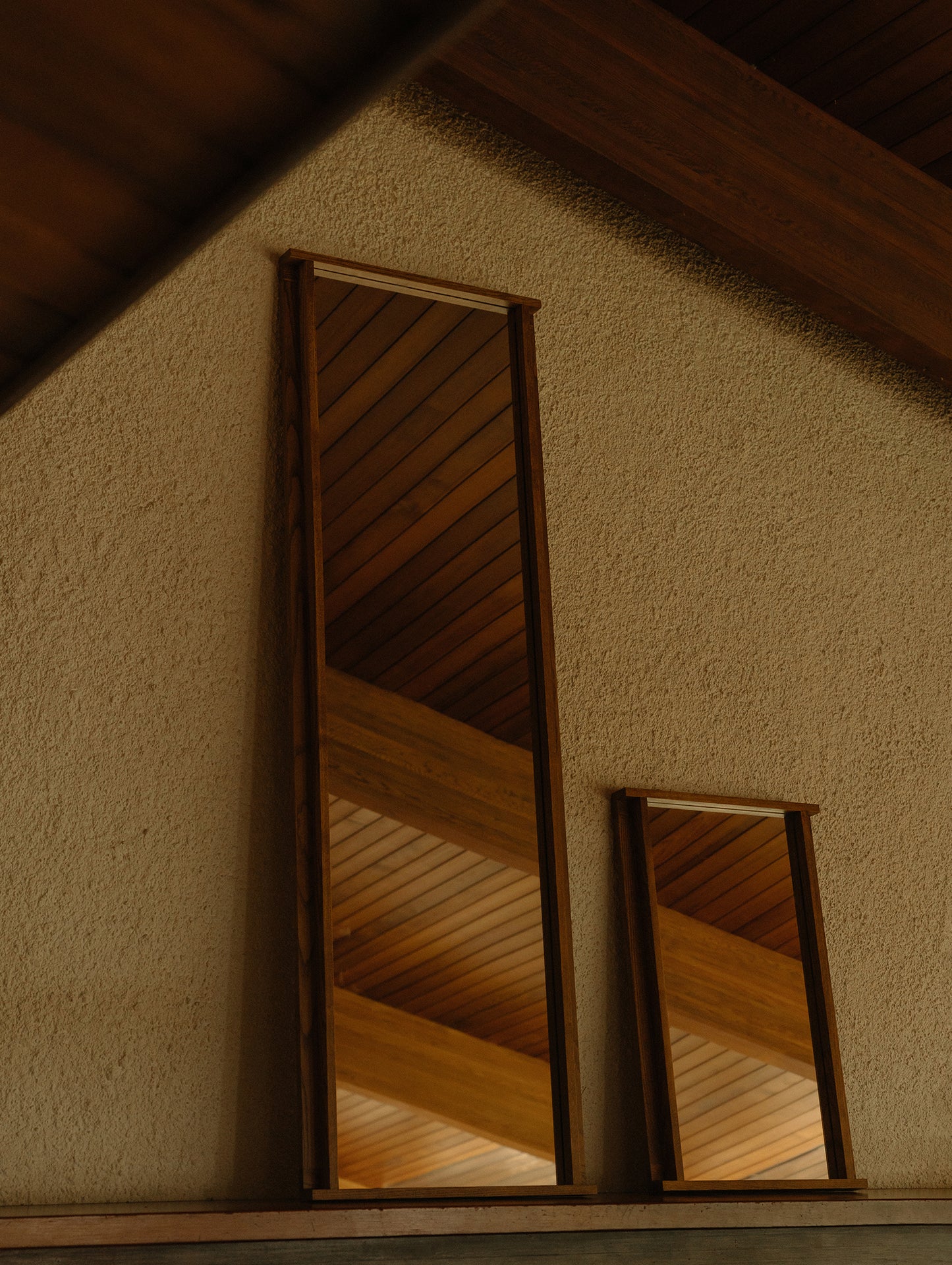 Symmetry Mirror by Frama