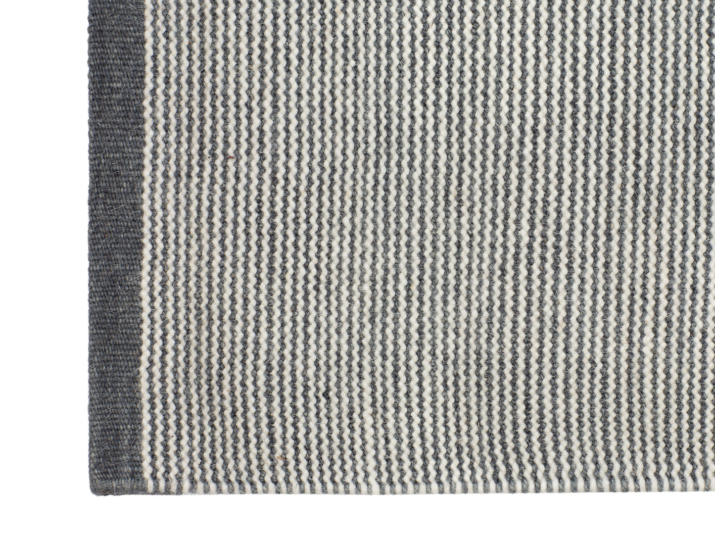 Fabula Erica Rug in 1411 Charcoal / Off-White