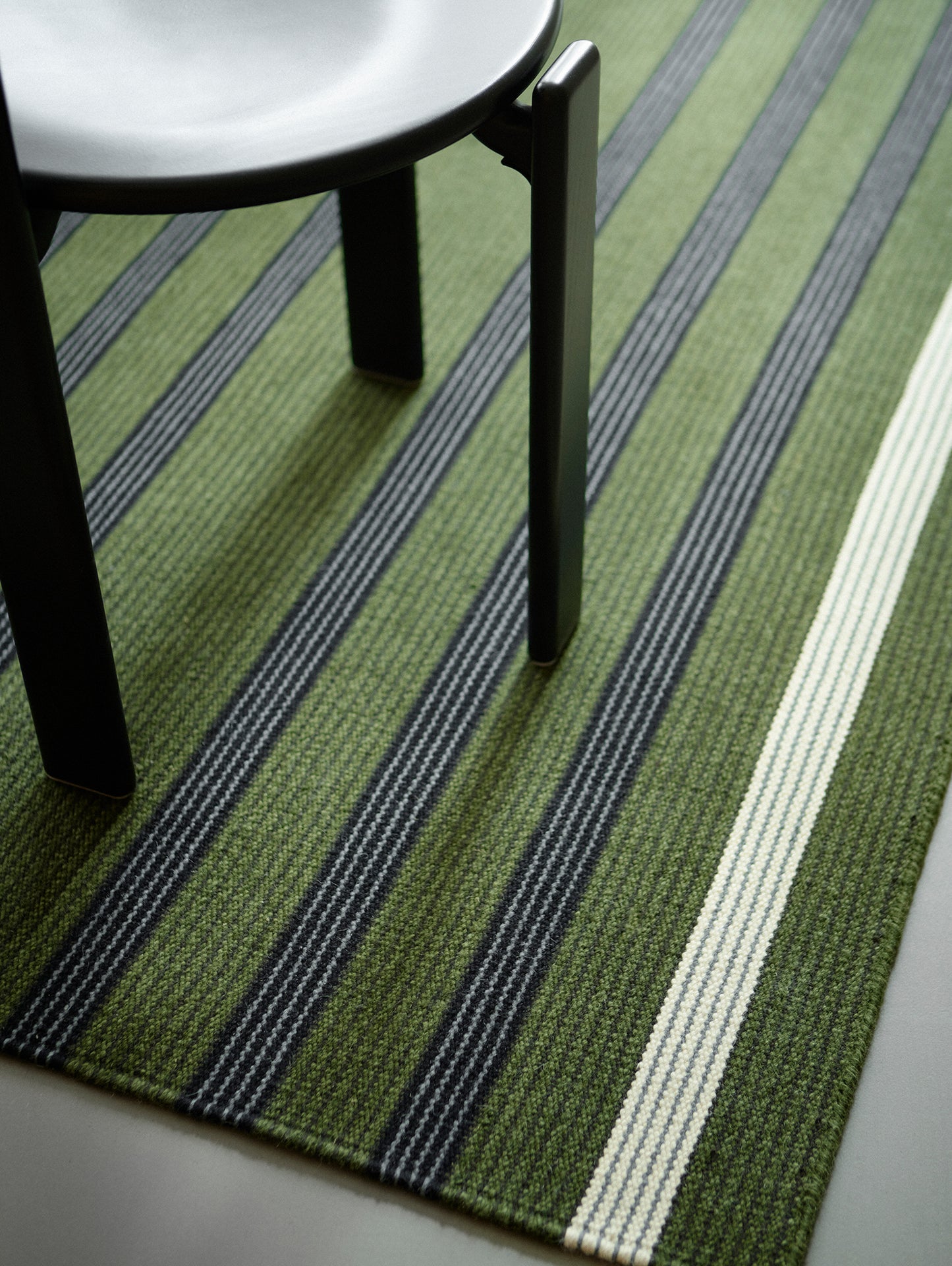 Fleur Rug by Fabula Living - 1815 Moss / Black