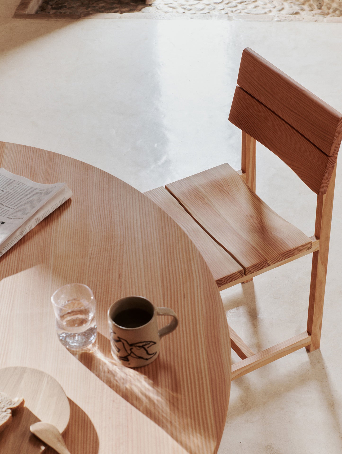 Aukko Dining Table