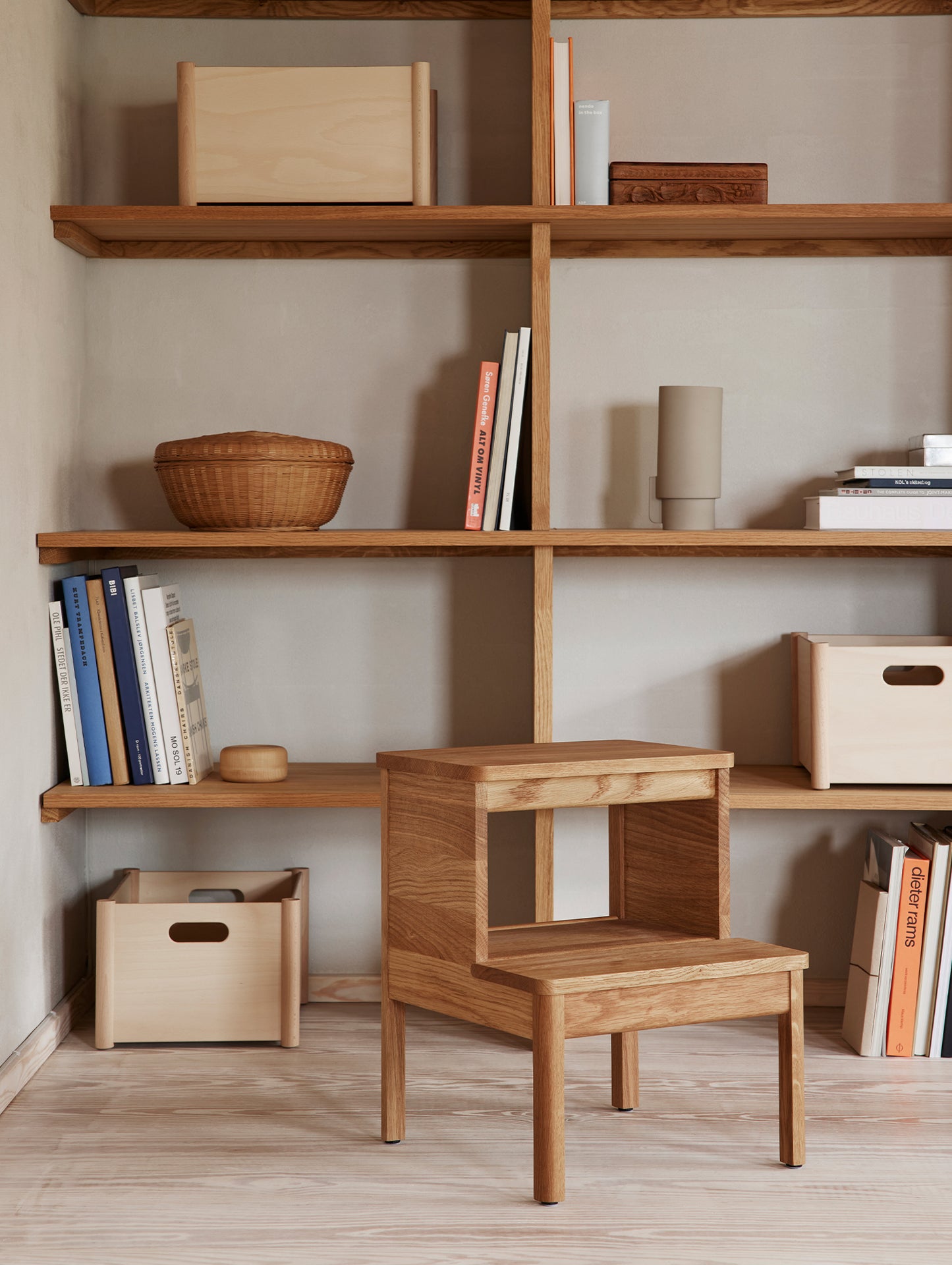 Pillar Storage Box