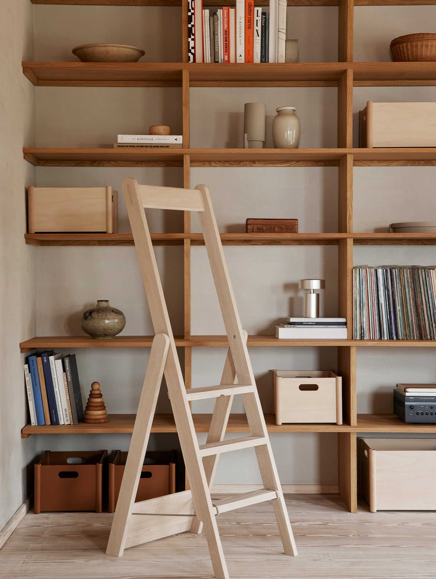 Pillar Storage Box