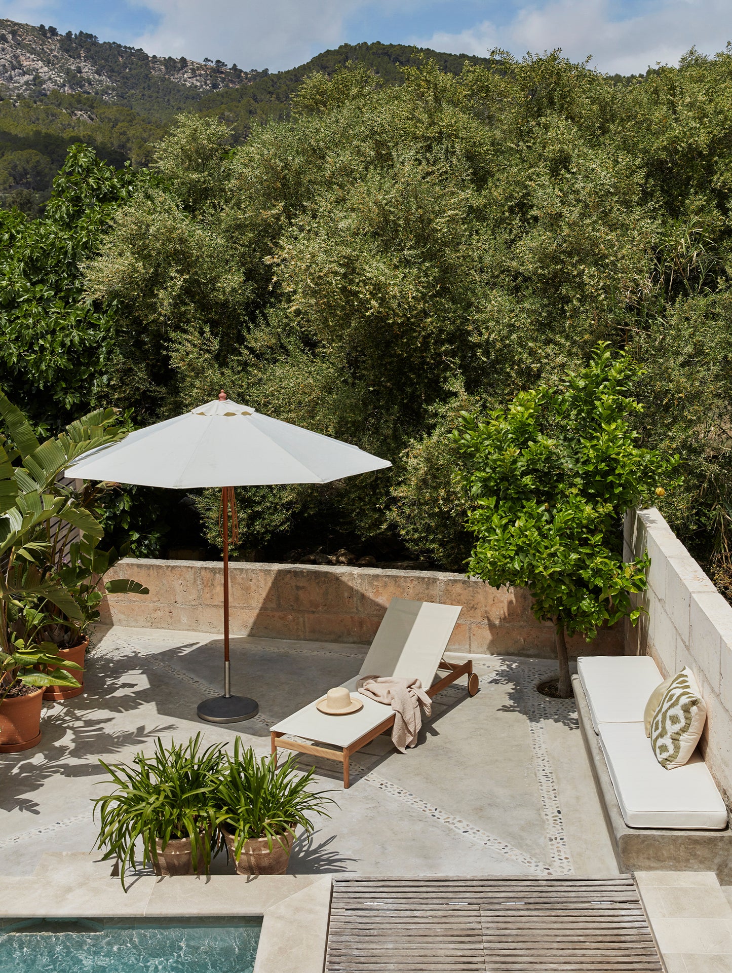 Pelagus Sunbed by Fritz Hansen