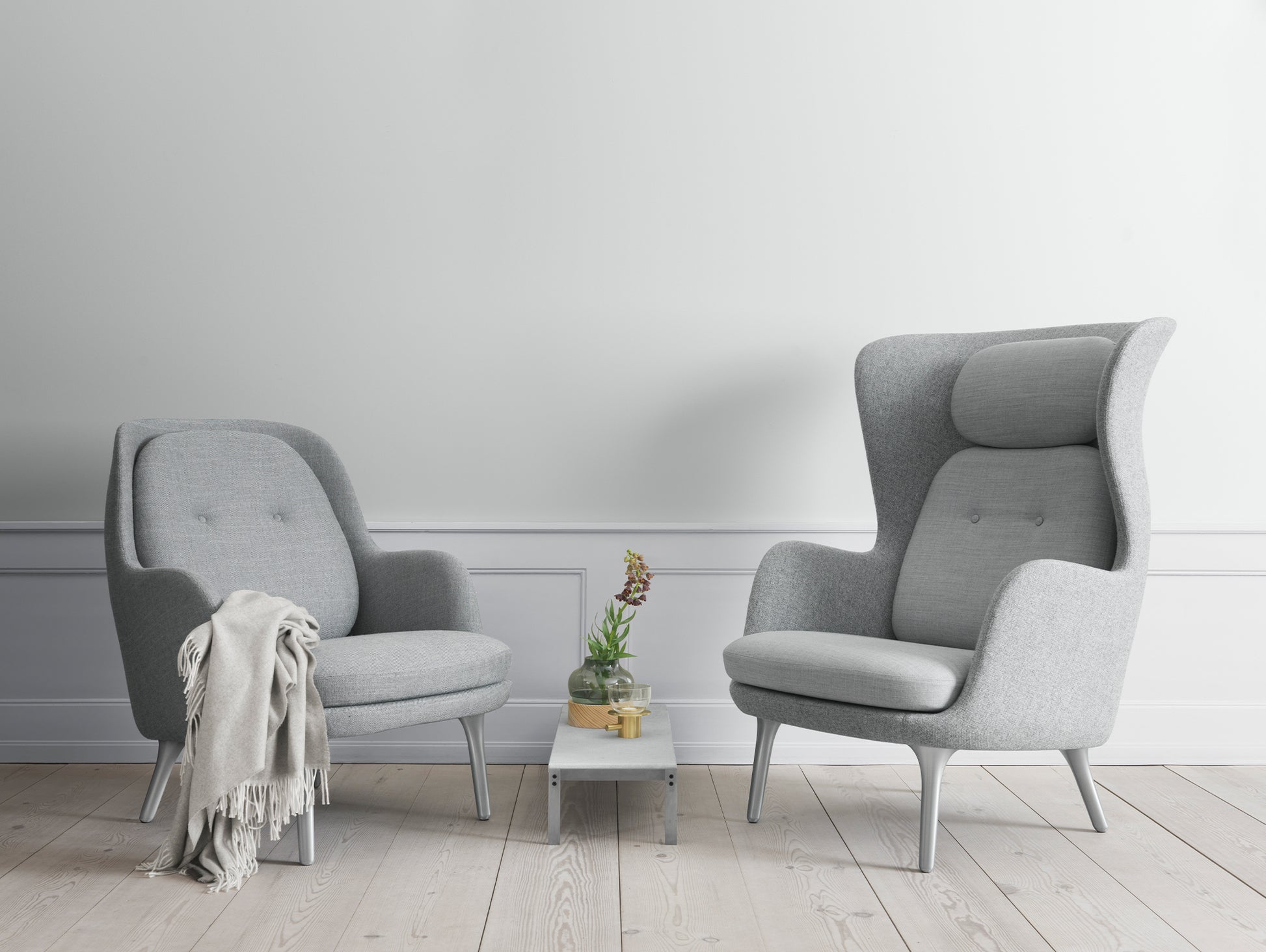 Fri Lounge Chair JH4 - Single Upholstery by Fritz Hansen / Sunniva 242