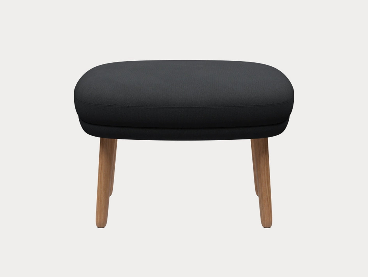 Fri Ottoman by Fritz Hansen - JH15 /
Outside: Christianshavn 1174 / Seat: Christianshavn 1174