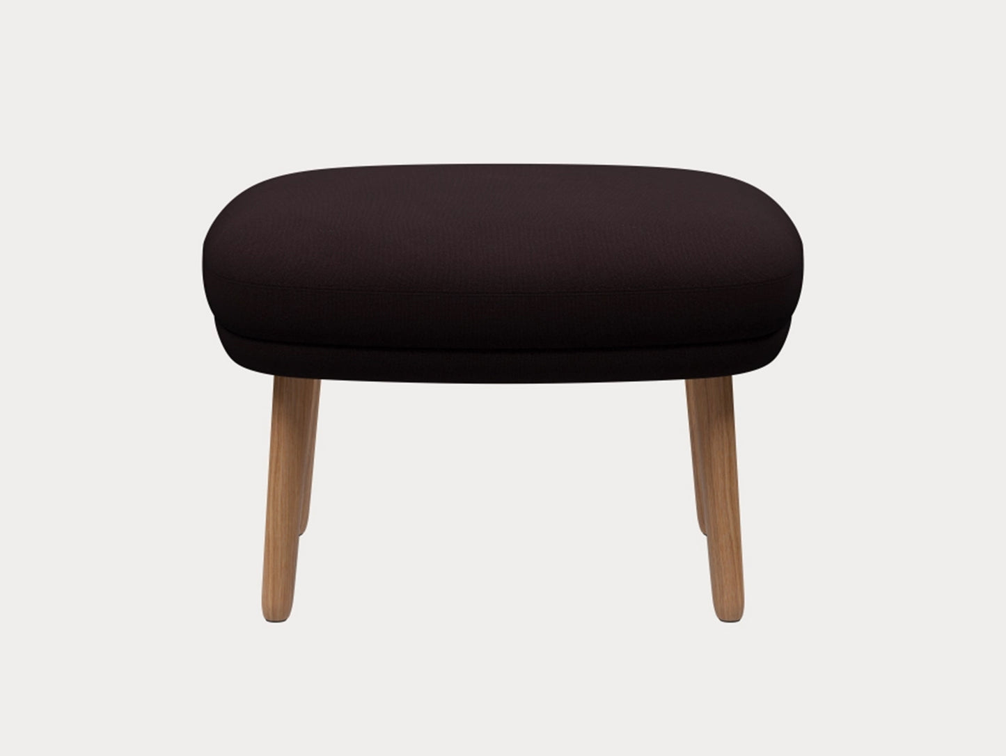Fri Ottoman by Fritz Hansen - JH15 /
Outside: Christianshavn 1142 / Seat: Christianshavn 1142