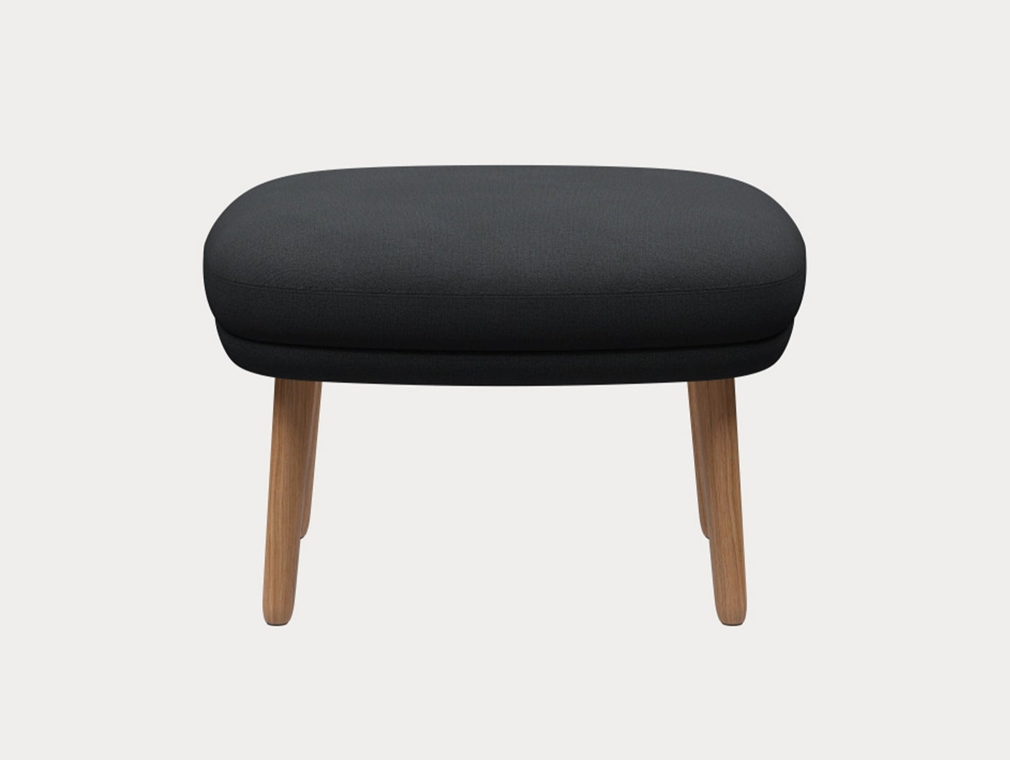 Fri Ottoman by Fritz Hansen - JH15 /
Outside: Christianshavn 1173 / Seat: Christianshavn 1173